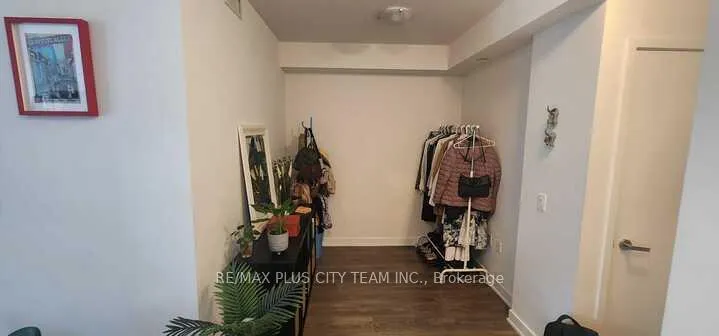 Photo 8 of Unit 705, 195 Redpath Avenue, Toronto, Mount Pleasant West — HOMEH
