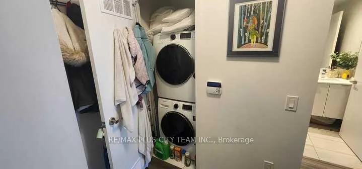 Photo 9 of Unit 705, 195 Redpath Avenue, Toronto, Mount Pleasant West — HOMEH