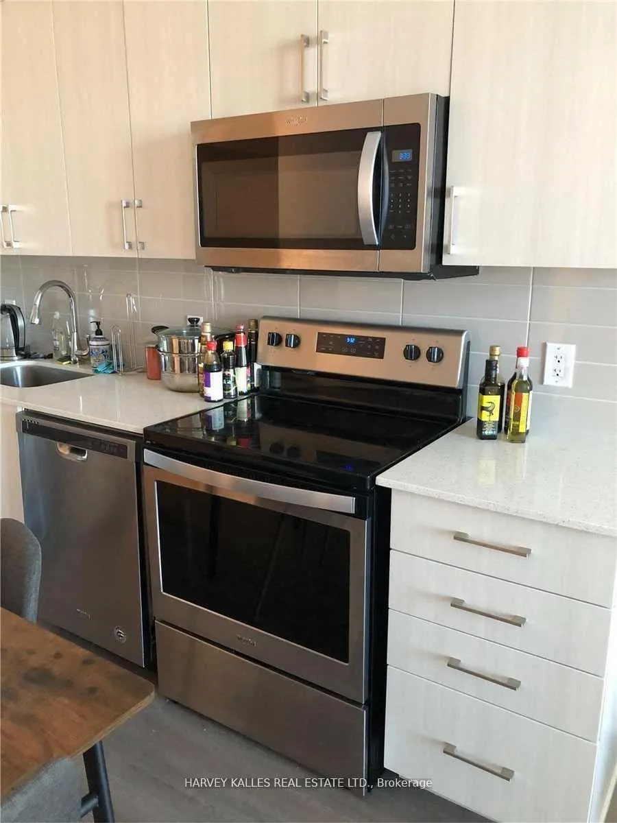 Photo 3 of Unit 728, 591 Sheppard Avenue E, North York, Bayview Village — HOMEH