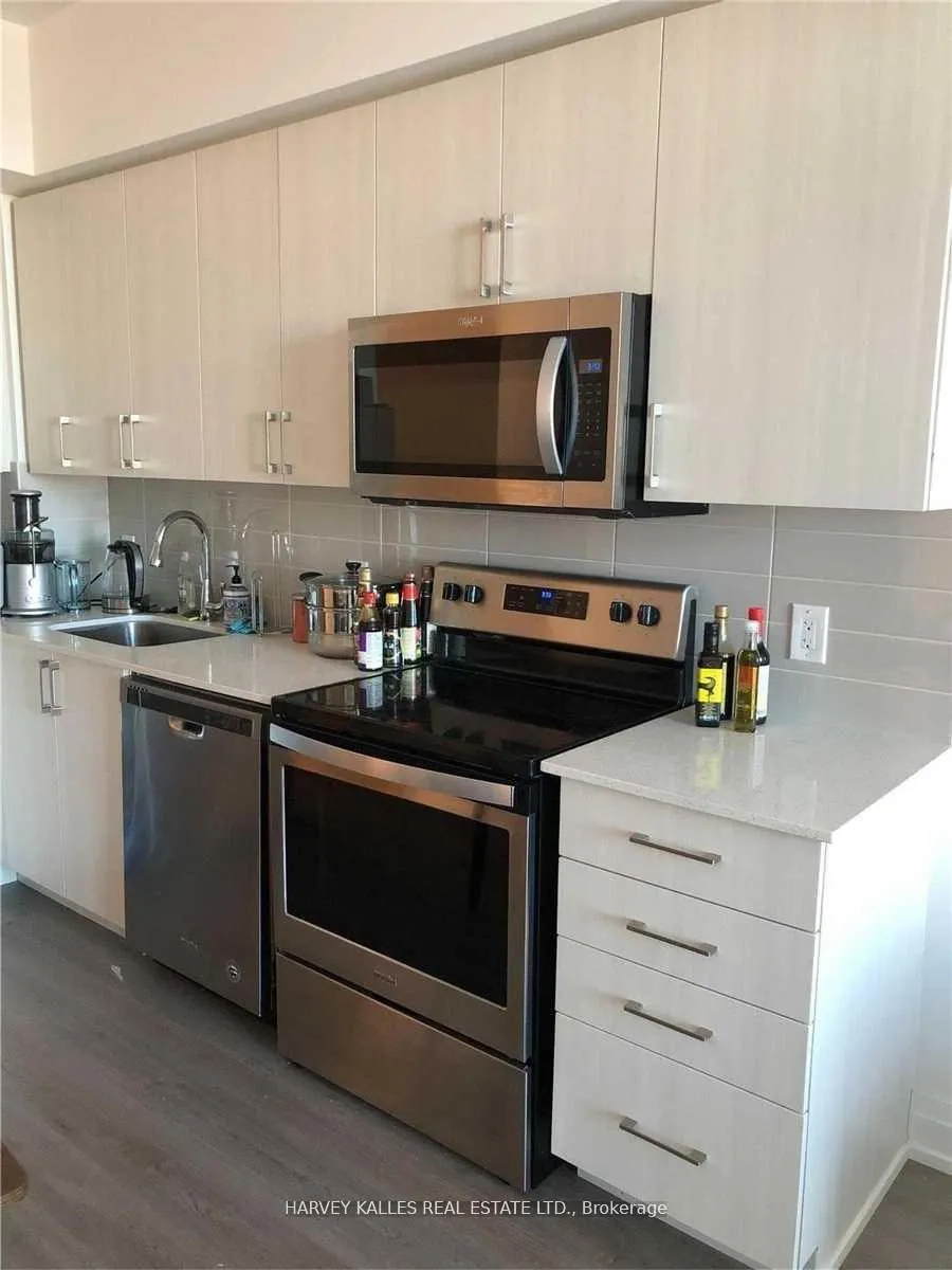 Photo 4 of Unit 728, 591 Sheppard Avenue E, North York, Bayview Village — HOMEH