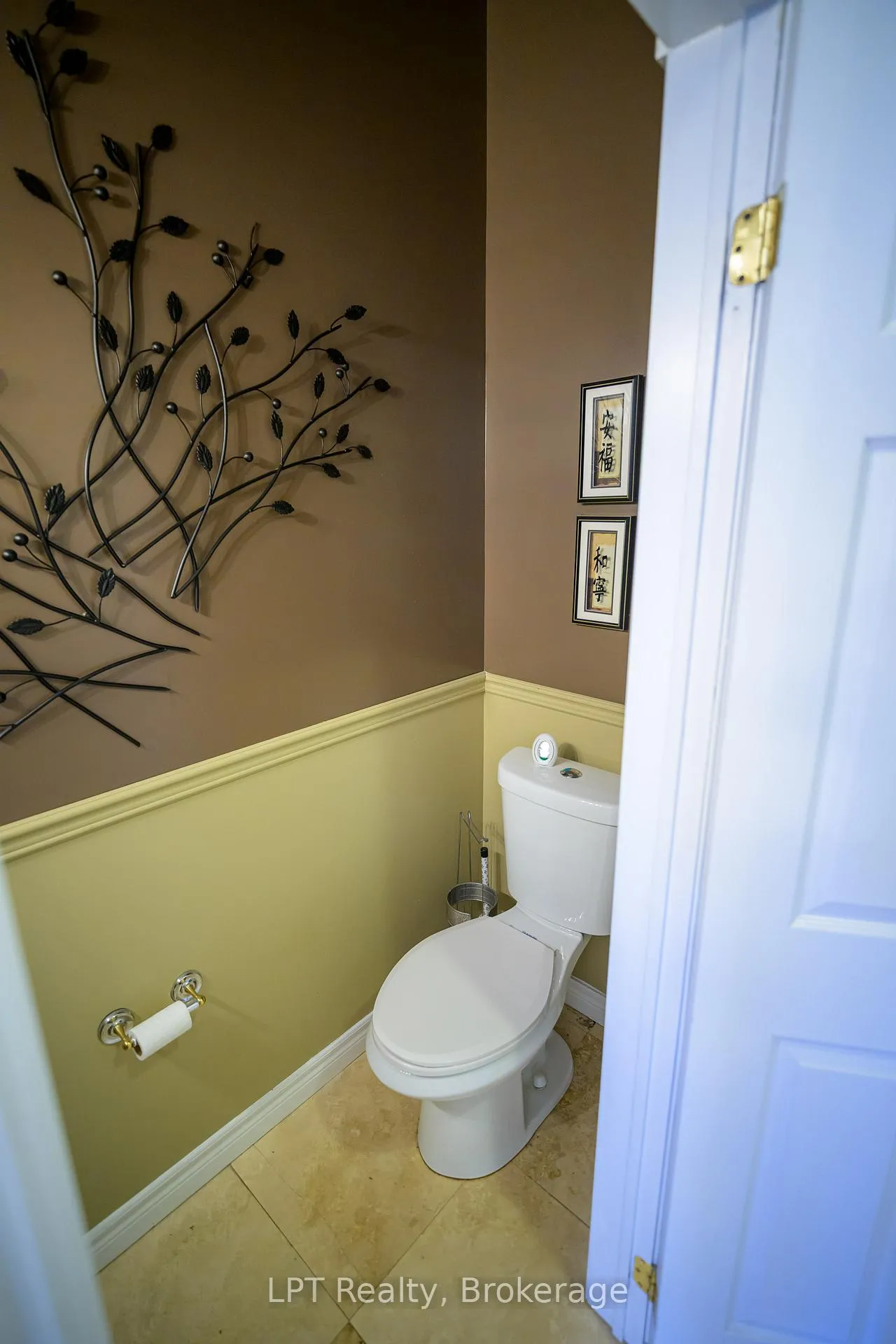 Photo 5 of Unit 302, 317 Queen Street, Chatham-Kent, Chatham — HOMEH
