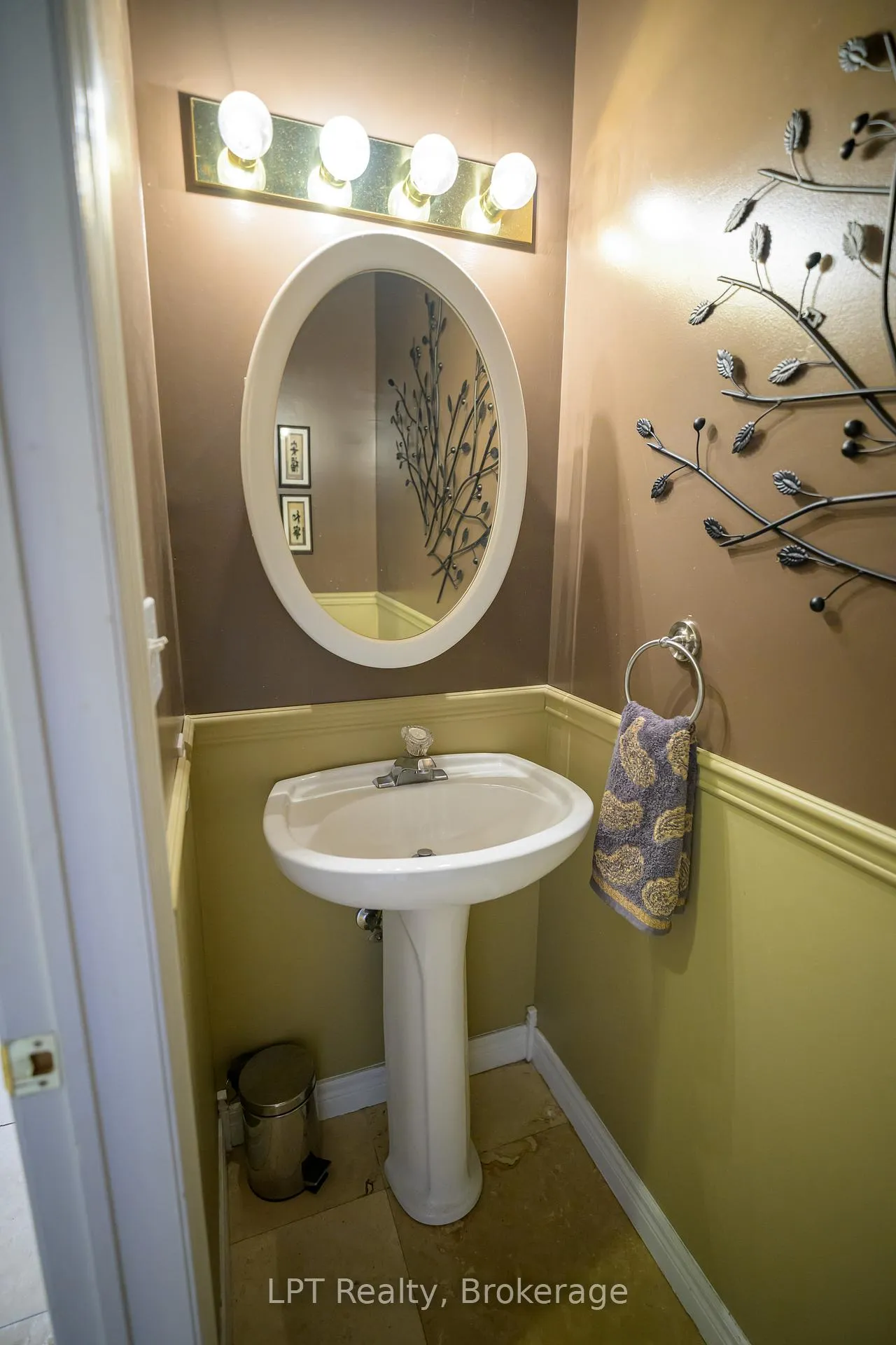 Photo 6 of Unit 302, 317 Queen Street, Chatham-Kent, Chatham — HOMEH