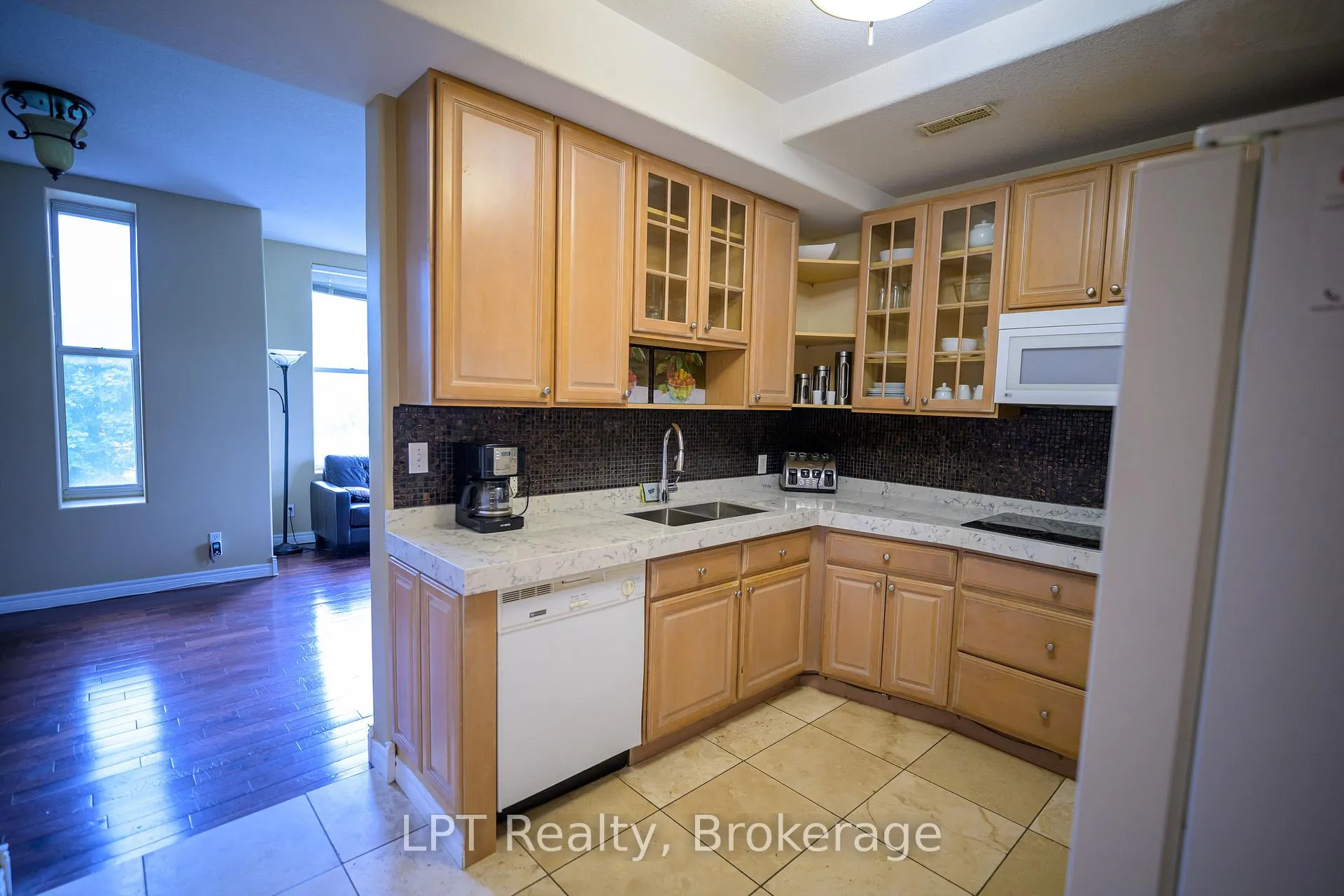 Photo 11 of Unit 302, 317 Queen Street, Chatham-Kent, Chatham — HOMEH