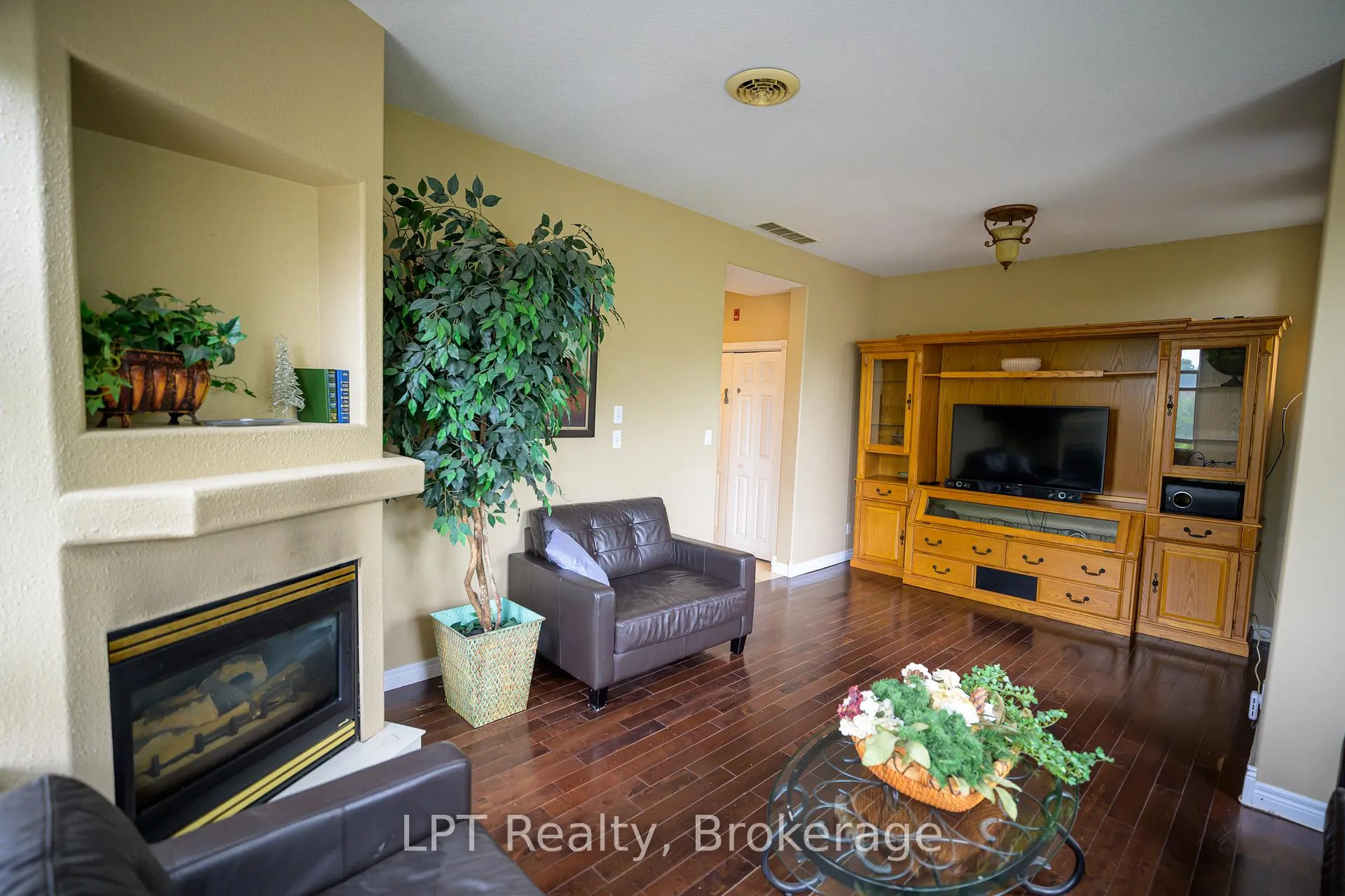 Photo 16 of Unit 302, 317 Queen Street, Chatham-Kent, Chatham — HOMEH