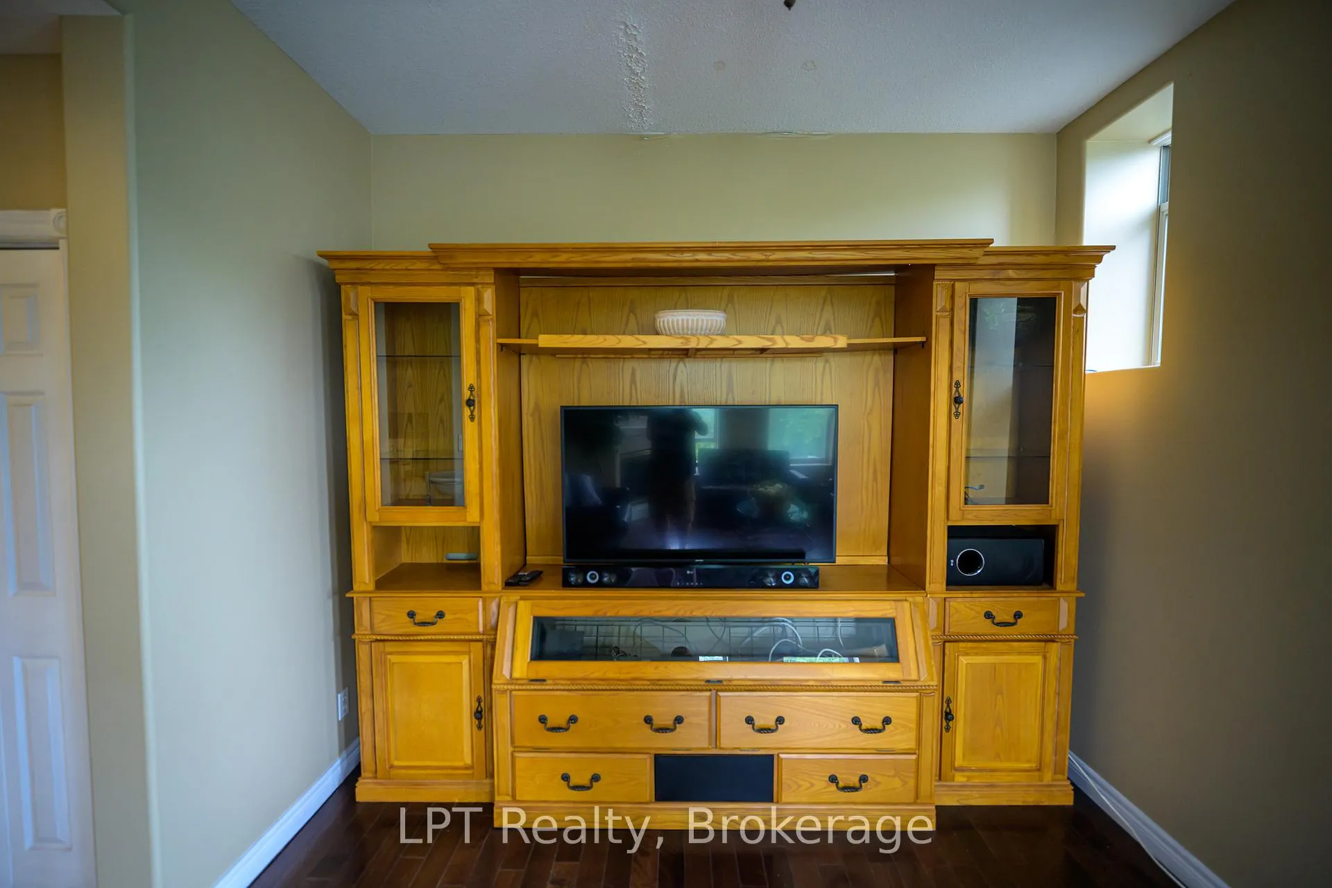 Photo 17 of Unit 302, 317 Queen Street, Chatham-Kent, Chatham — HOMEH