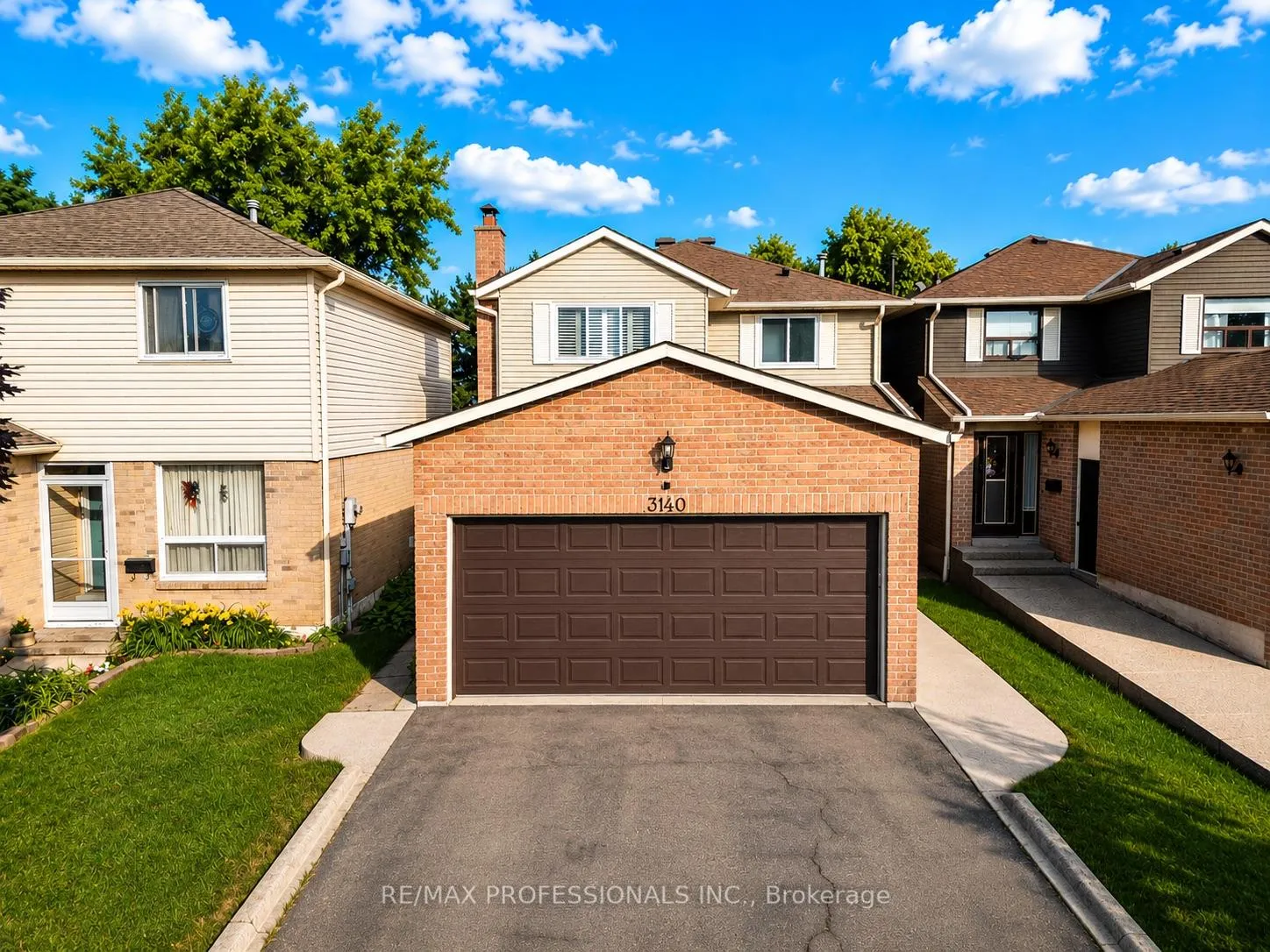 Front of 3140 Anderson Crescent