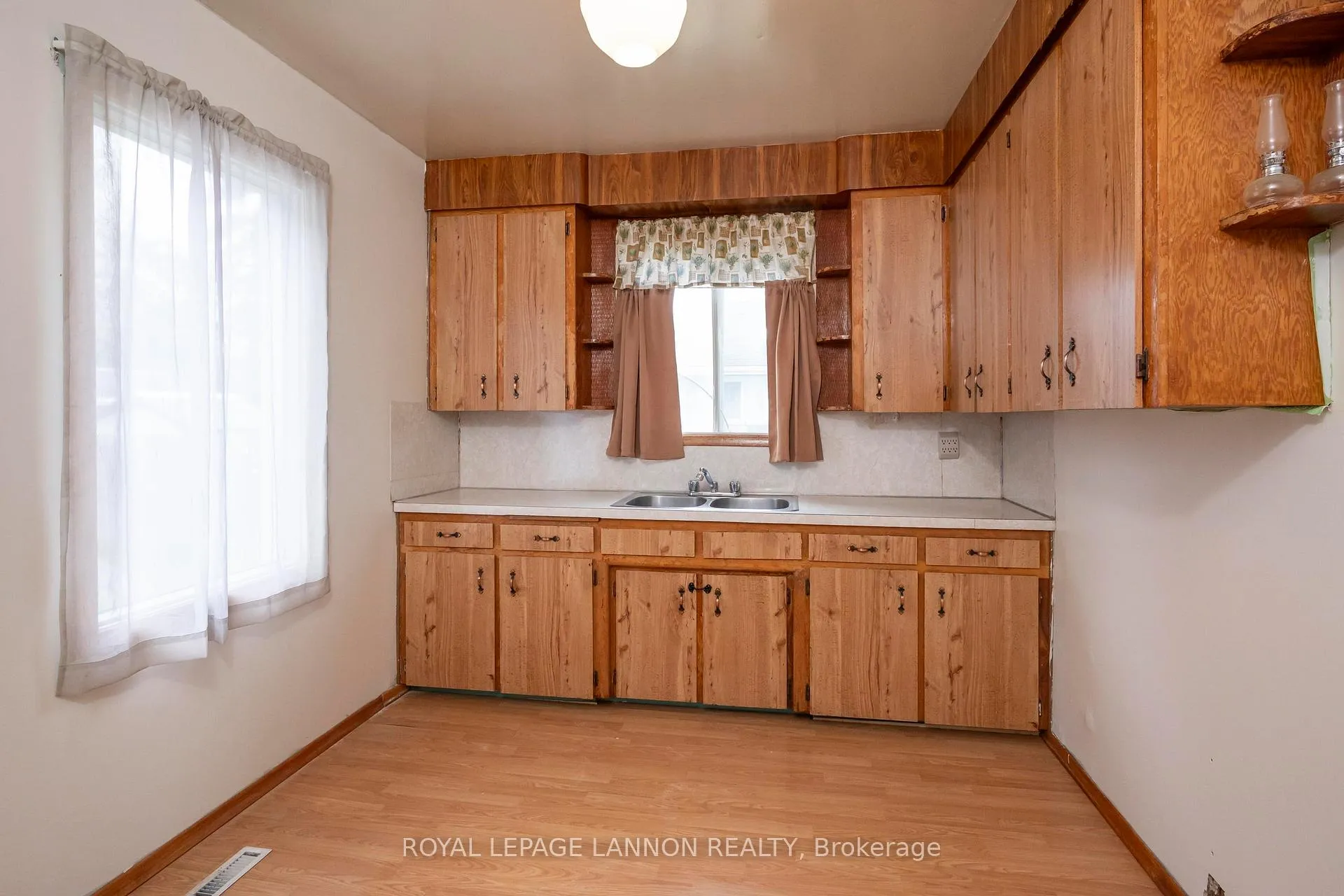 Photo 16 of 65 Kenogami Ave. N. N, Thunder Bay, College Heights — HOMEH