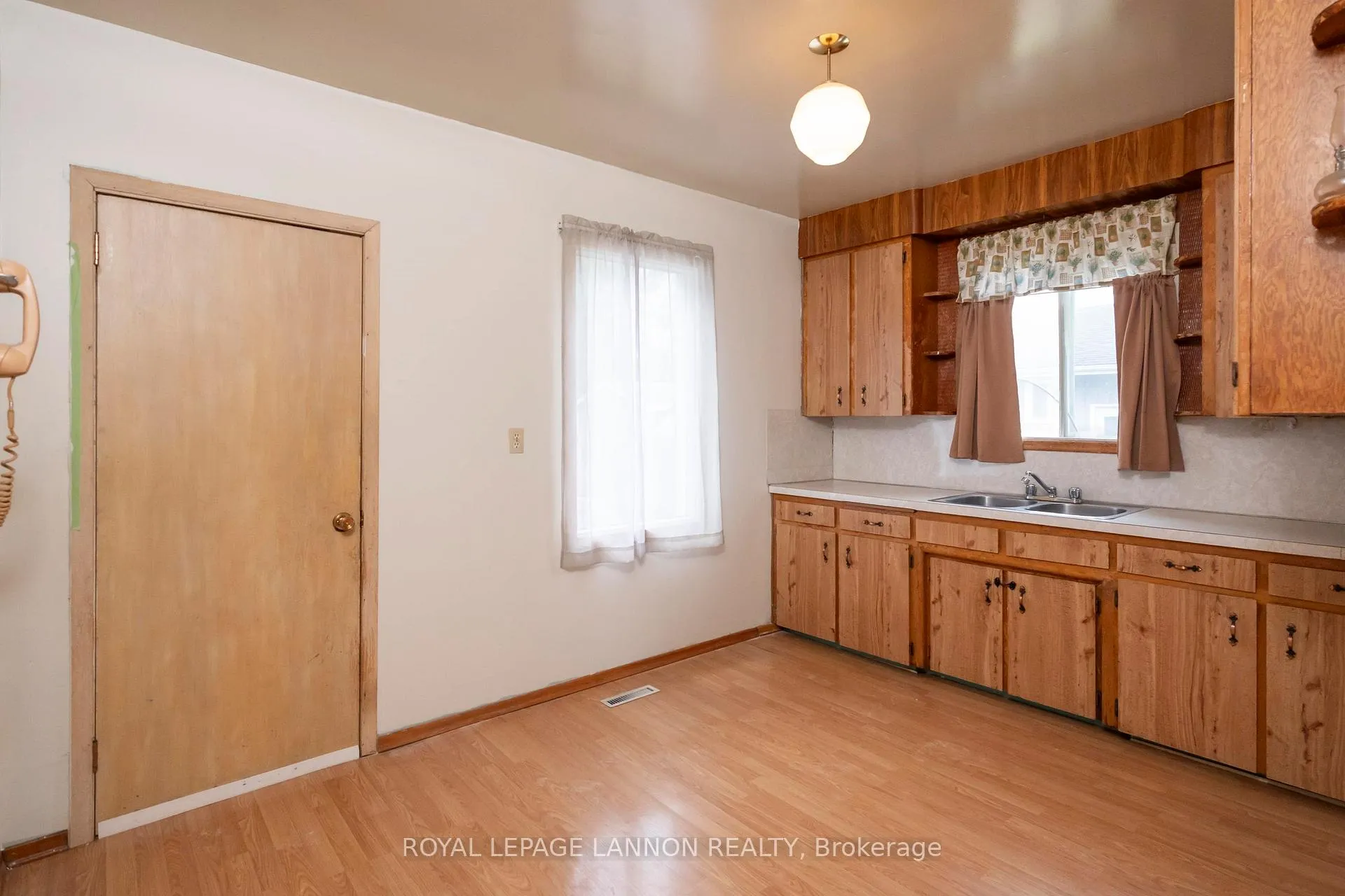 Photo 18 of 65 Kenogami Ave. N. N, Thunder Bay, College Heights — HOMEH