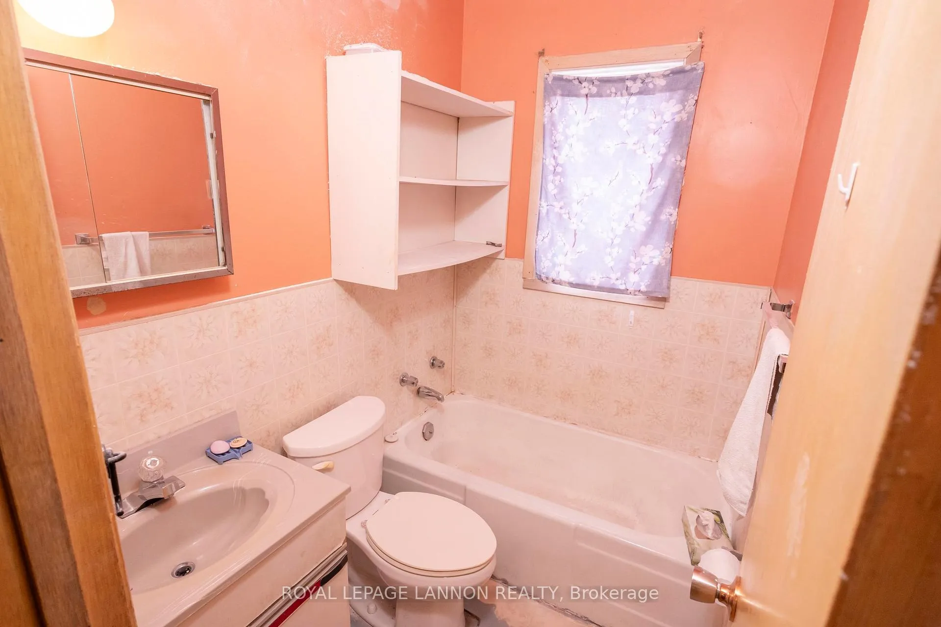 Photo 22 of 65 Kenogami Ave. N. N, Thunder Bay, College Heights — HOMEH