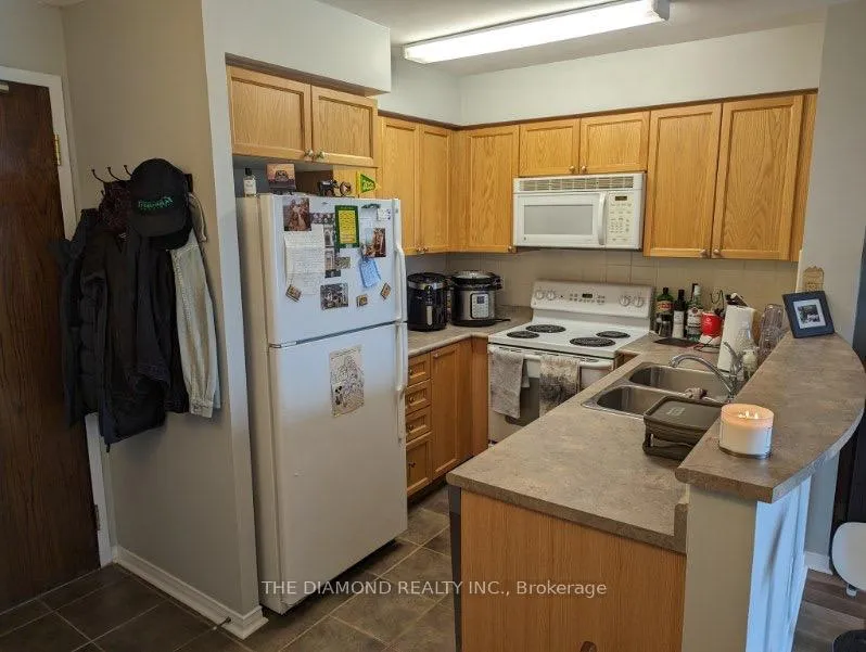 Photo 4 of Unit 610, 9 Michael Power Place, Etobicoke, Islington-City Centre West — HOMEH