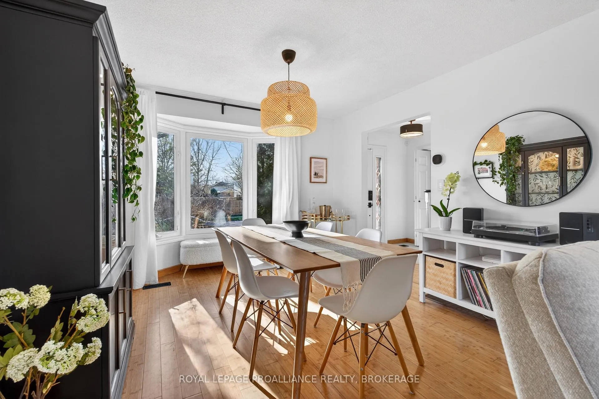 Photo 5 of 41 Chartwell Crescent, Kingston, Kingston East (Incl Barret Crt) — HOMEH