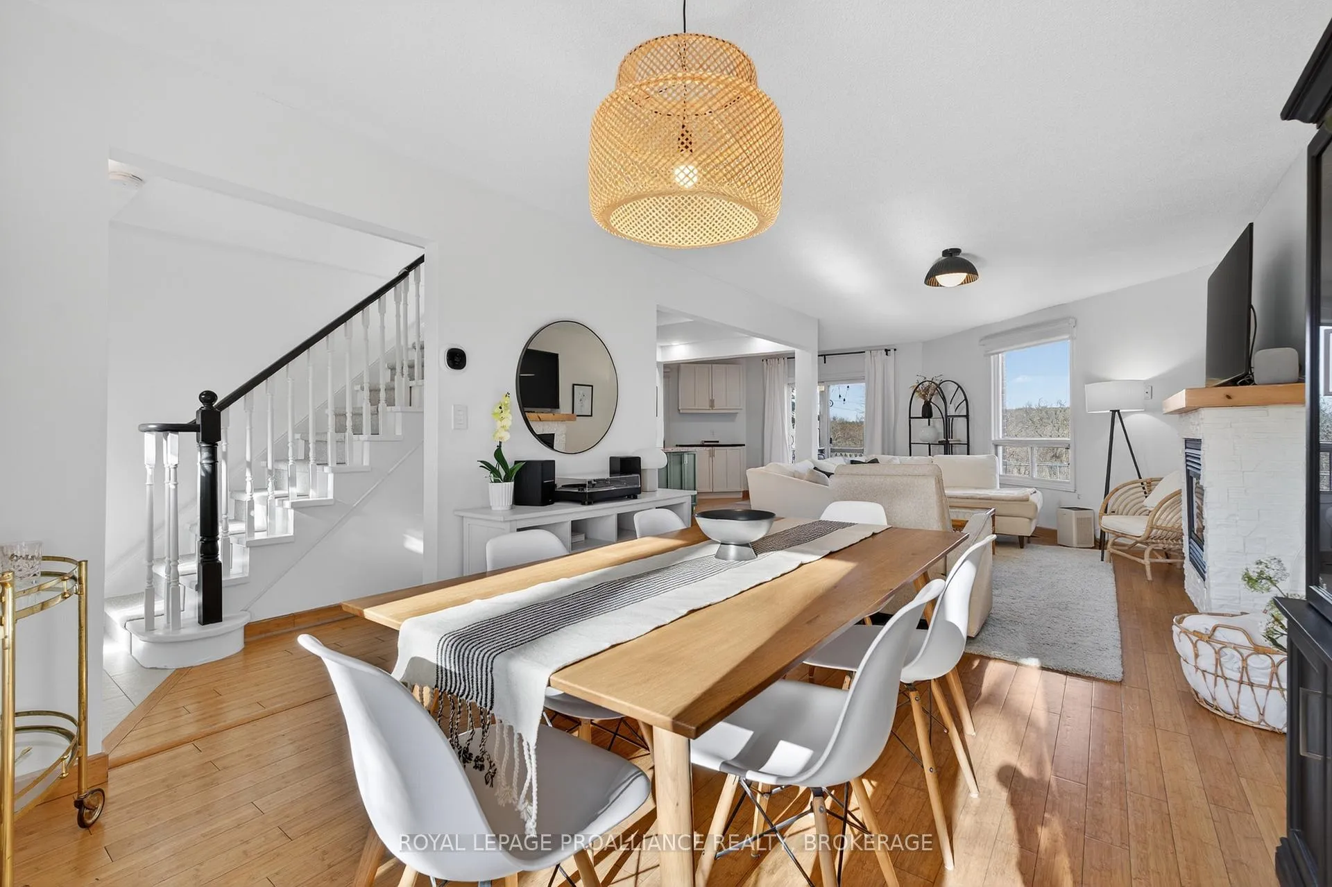 Photo 6 of 41 Chartwell Crescent, Kingston, Kingston East (Incl Barret Crt) — HOMEH