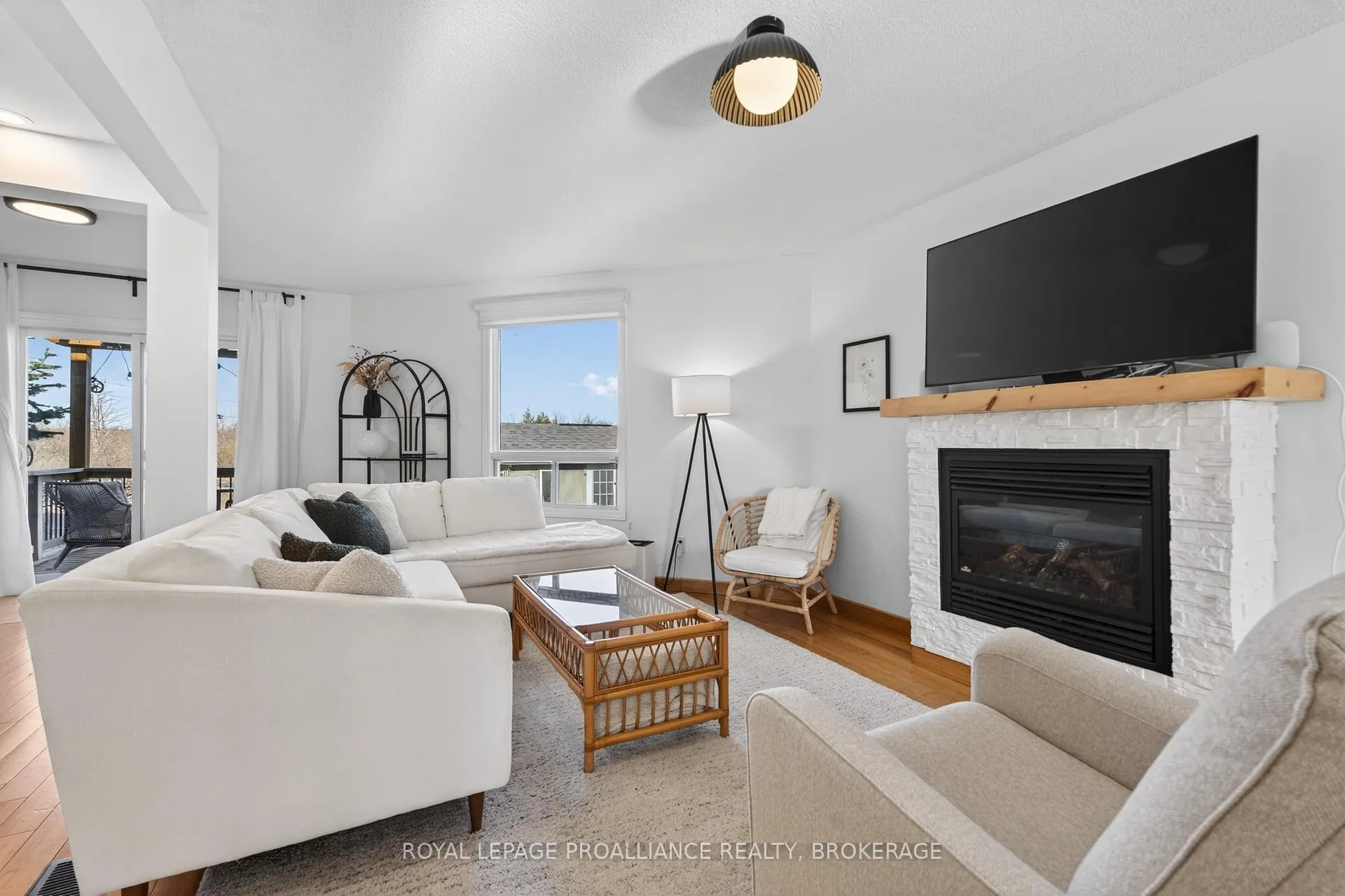 Photo 8 of 41 Chartwell Crescent, Kingston, Kingston East (Incl Barret Crt) — HOMEH