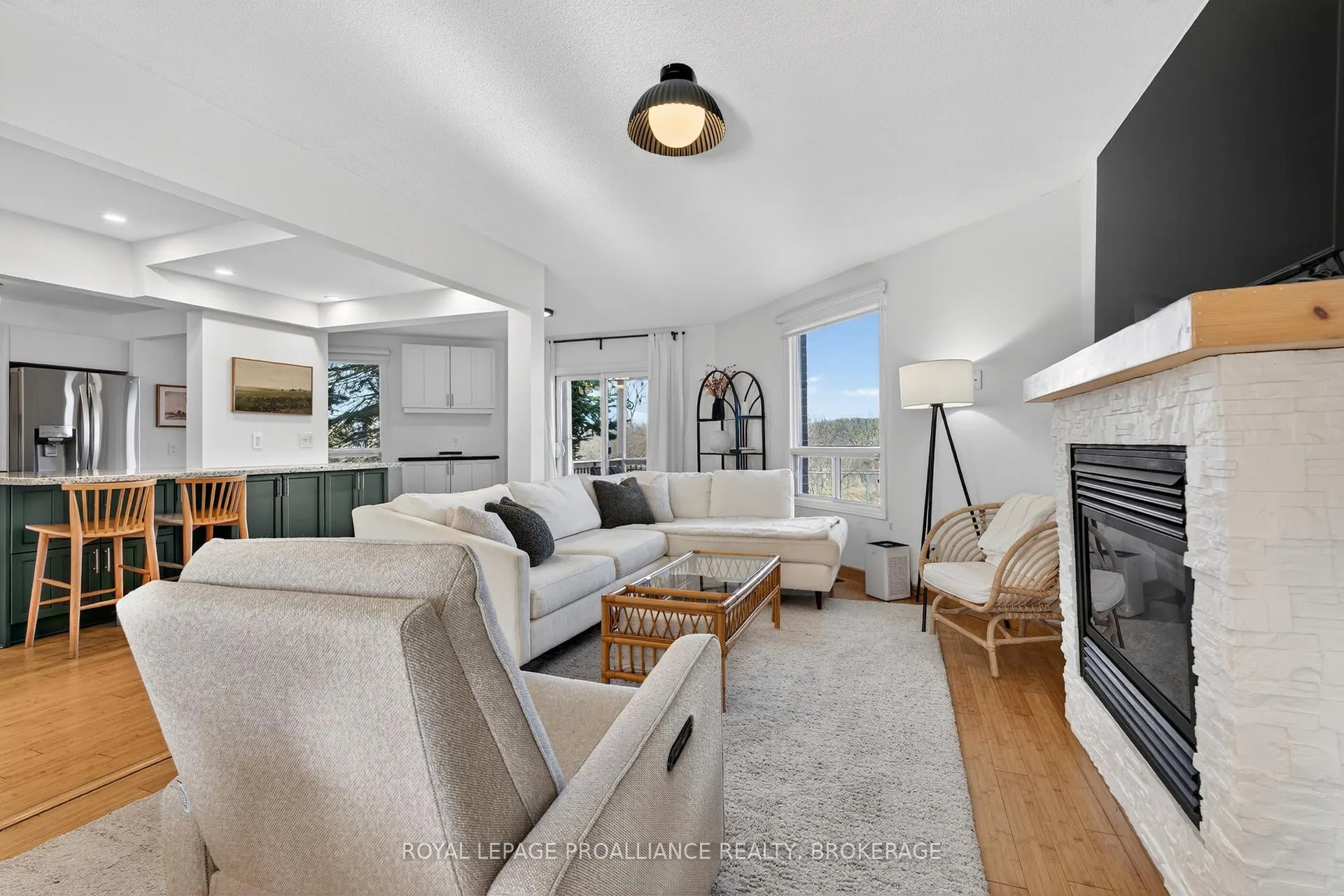 Photo 9 of 41 Chartwell Crescent, Kingston, Kingston East (Incl Barret Crt) — HOMEH