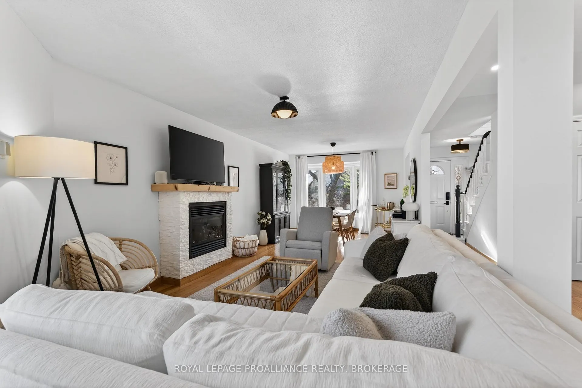 Photo 10 of 41 Chartwell Crescent, Kingston, Kingston East (Incl Barret Crt) — HOMEH