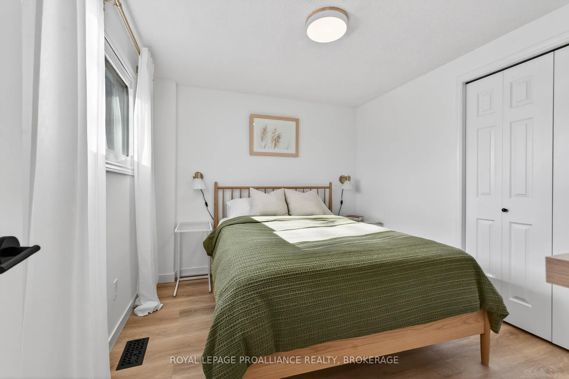 Photo 27 of 41 Chartwell Crescent, Kingston, Kingston East (Incl Barret Crt) — HOMEH