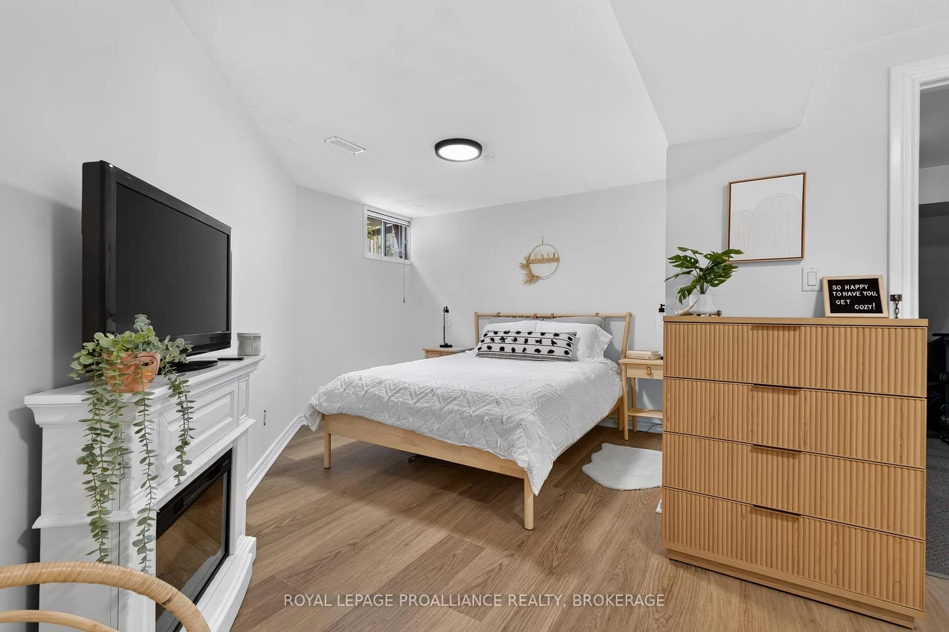 Photo 30 of 41 Chartwell Crescent, Kingston, Kingston East (Incl Barret Crt) — HOMEH