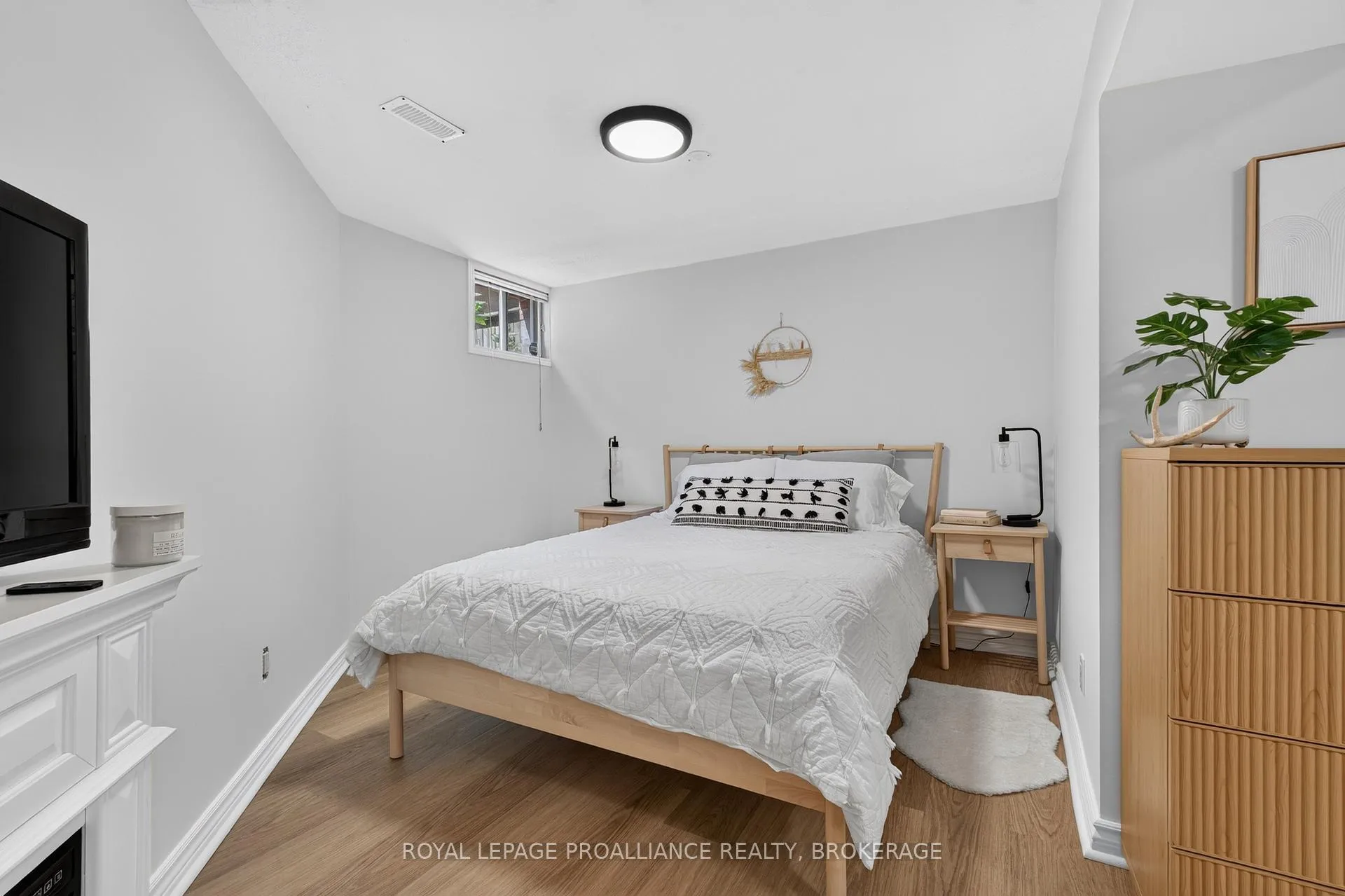 Photo 31 of 41 Chartwell Crescent, Kingston, Kingston East (Incl Barret Crt) — HOMEH