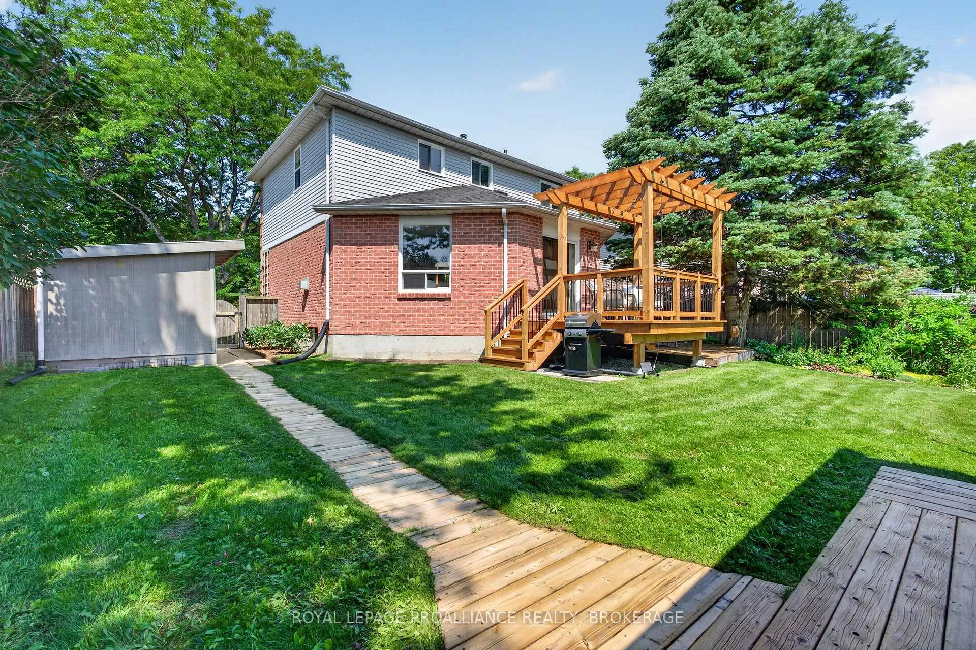 Photo 35 of 41 Chartwell Crescent, Kingston, Kingston East (Incl Barret Crt) — HOMEH