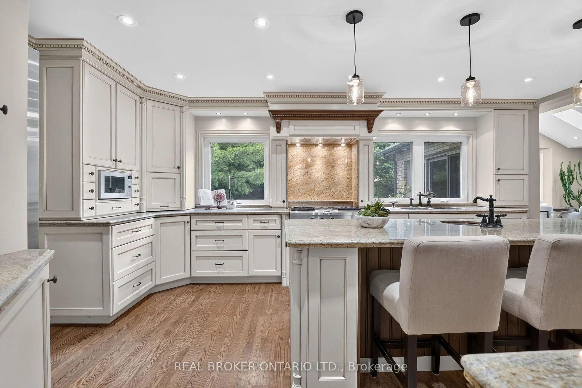 Photo 4 of 207 Longfield Crescent, Hamilton, Ancaster — HOMEH