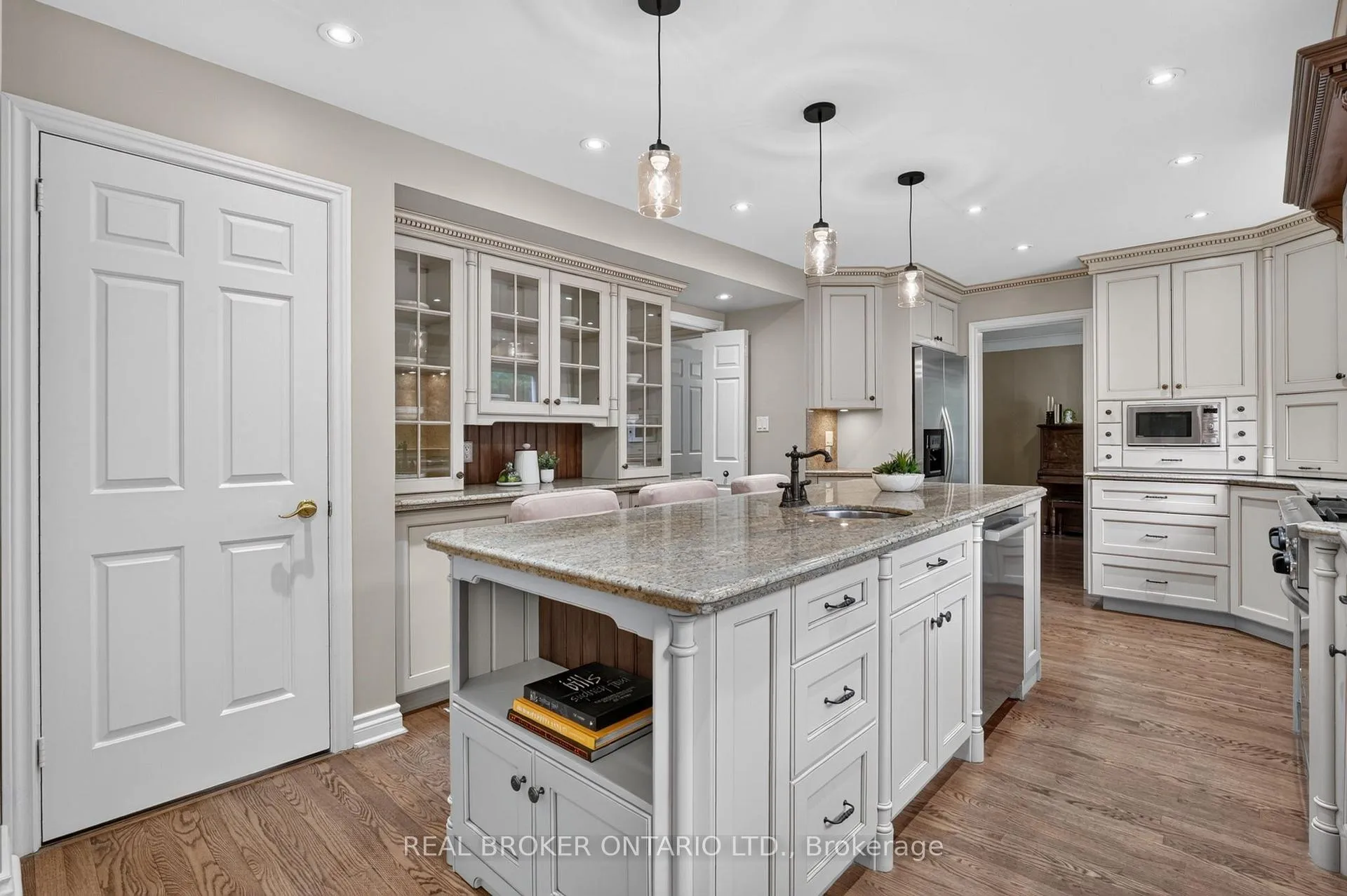 Photo 21 of 207 Longfield Crescent, Hamilton, Ancaster — HOMEH