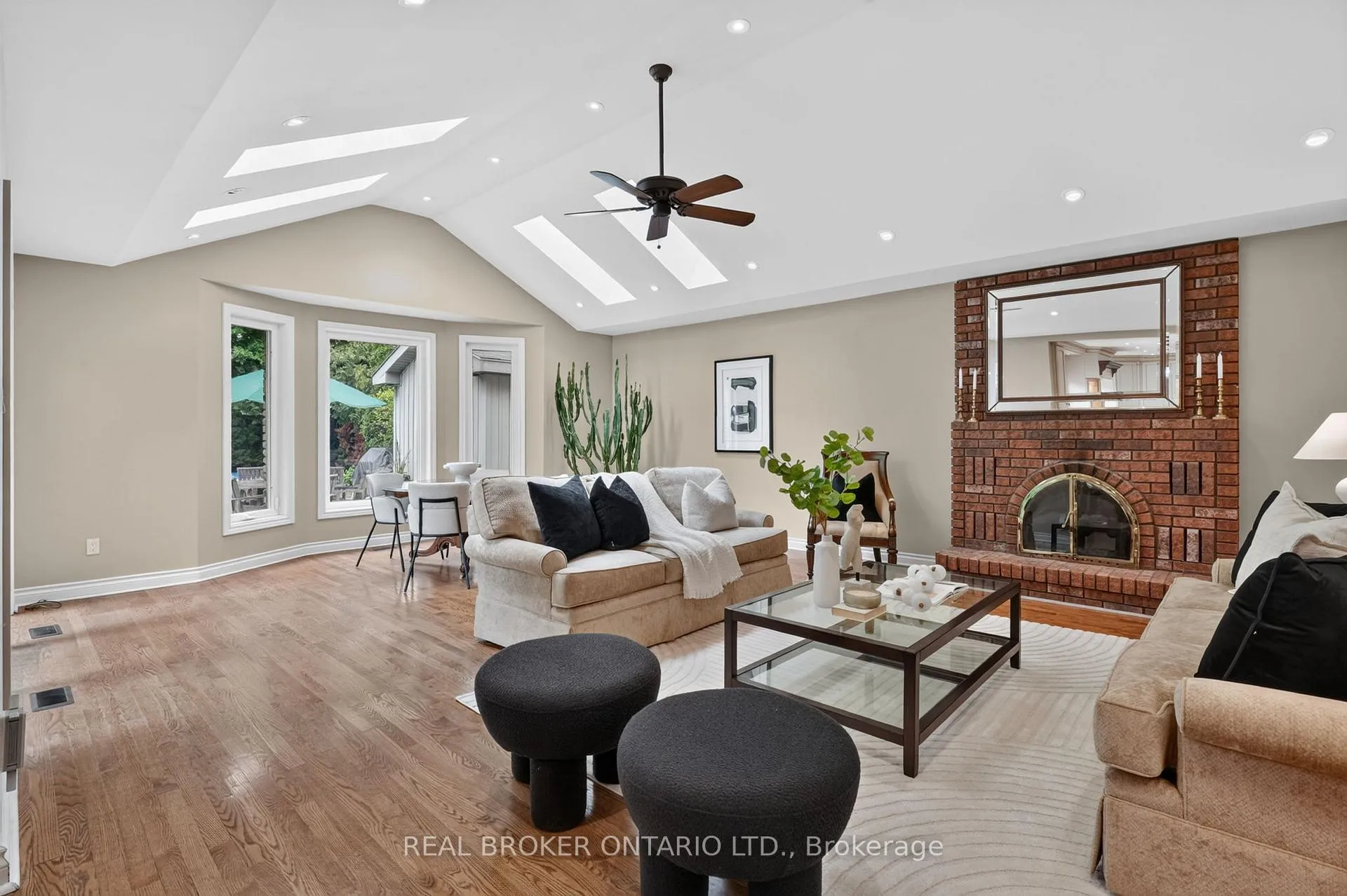 Photo 24 of 207 Longfield Crescent, Hamilton, Ancaster — HOMEH