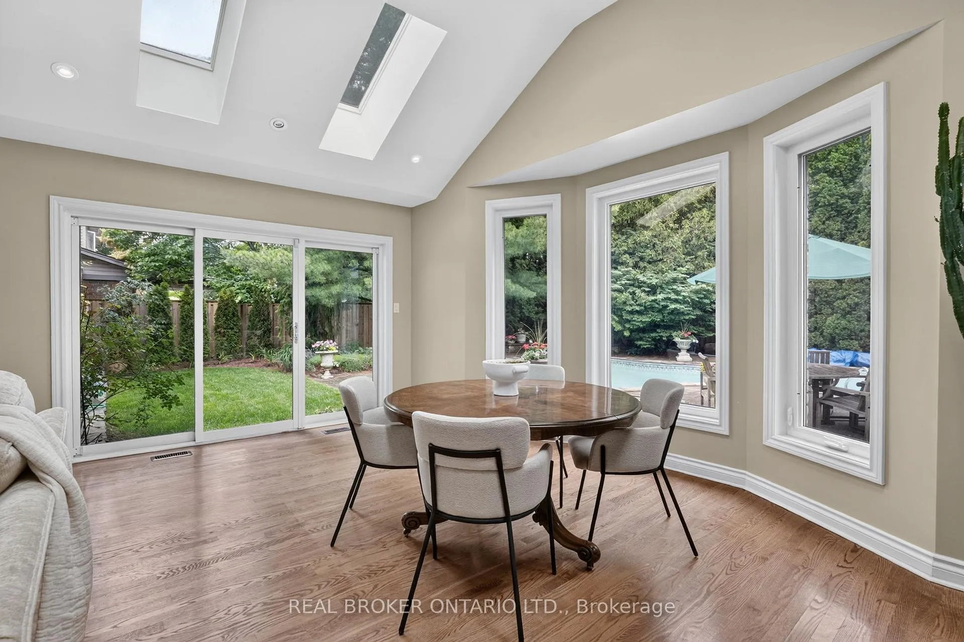 Photo 27 of 207 Longfield Crescent, Hamilton, Ancaster — HOMEH