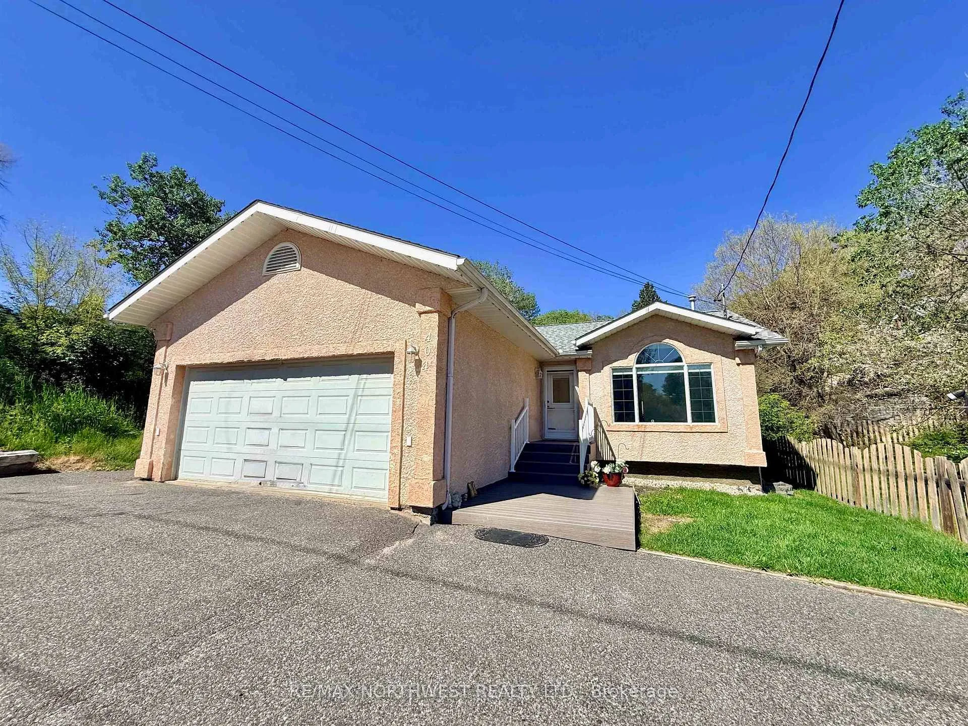 Photo 1 of 404 Main Street, Kenora, Keewatin — HOMEH
