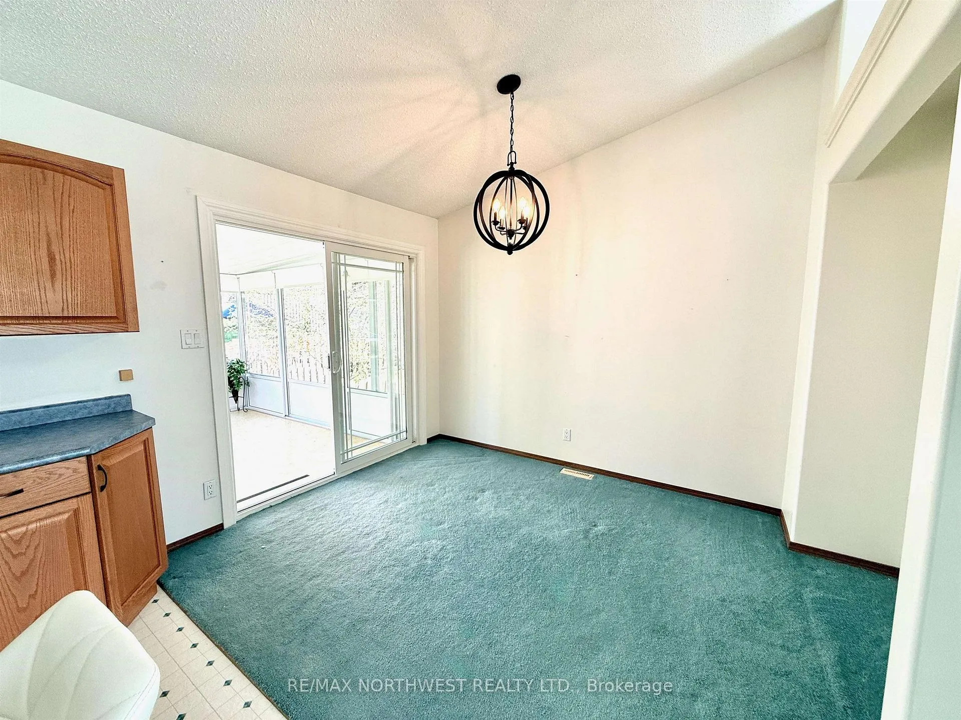 Photo 10 of 404 Main Street, Kenora, Keewatin — HOMEH