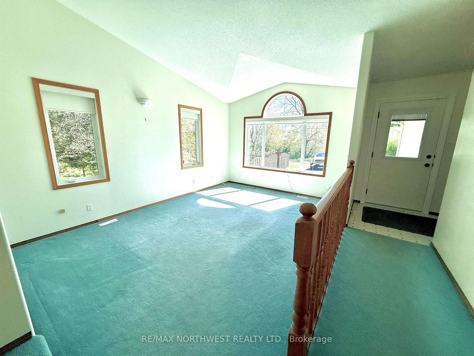 Photo 25 of 404 Main Street, Kenora, Keewatin — HOMEH