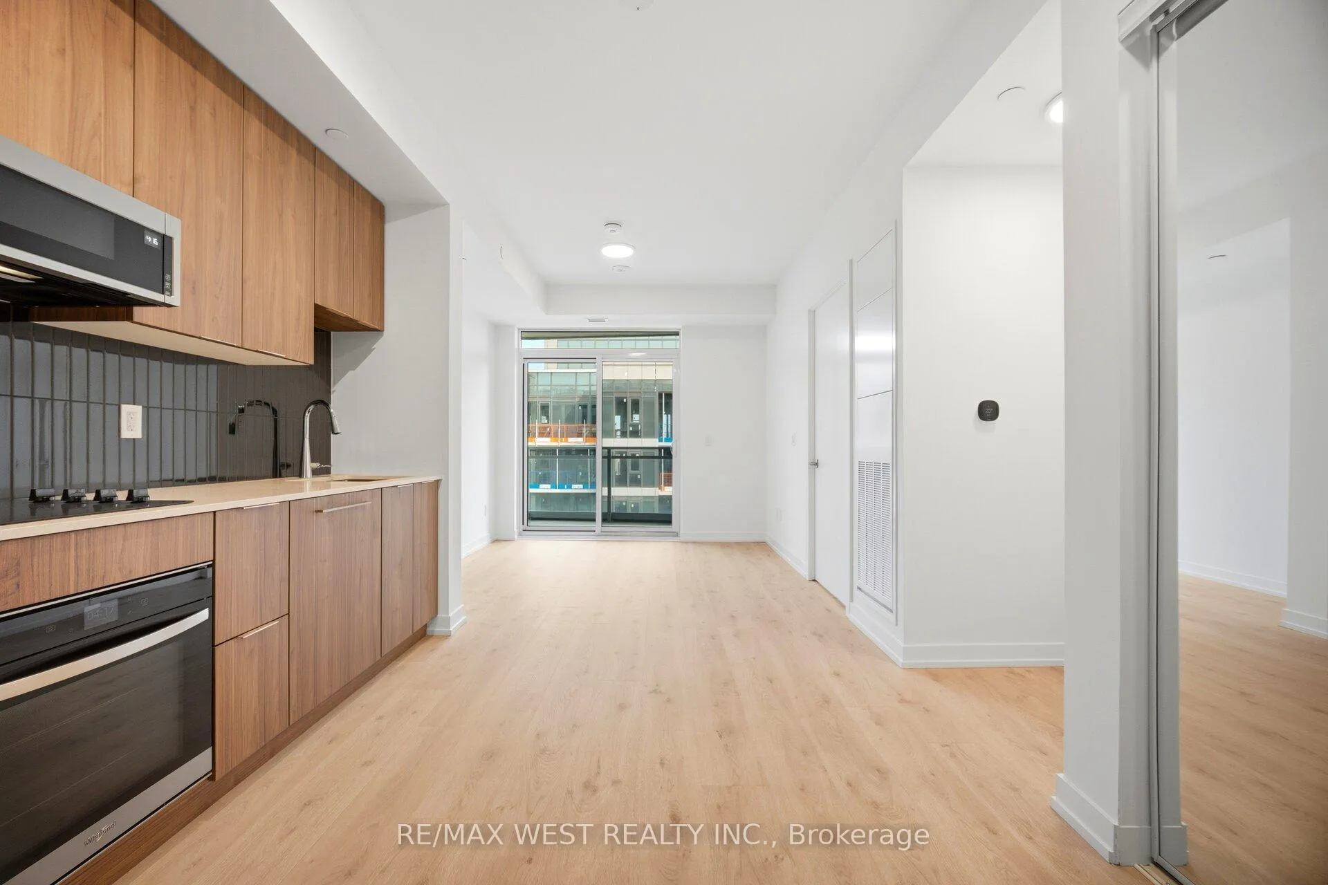 Photo 8 of Unit 521, 2501 Saw Whet Boulevard, Oakville, Glen Abbey — HOMEH