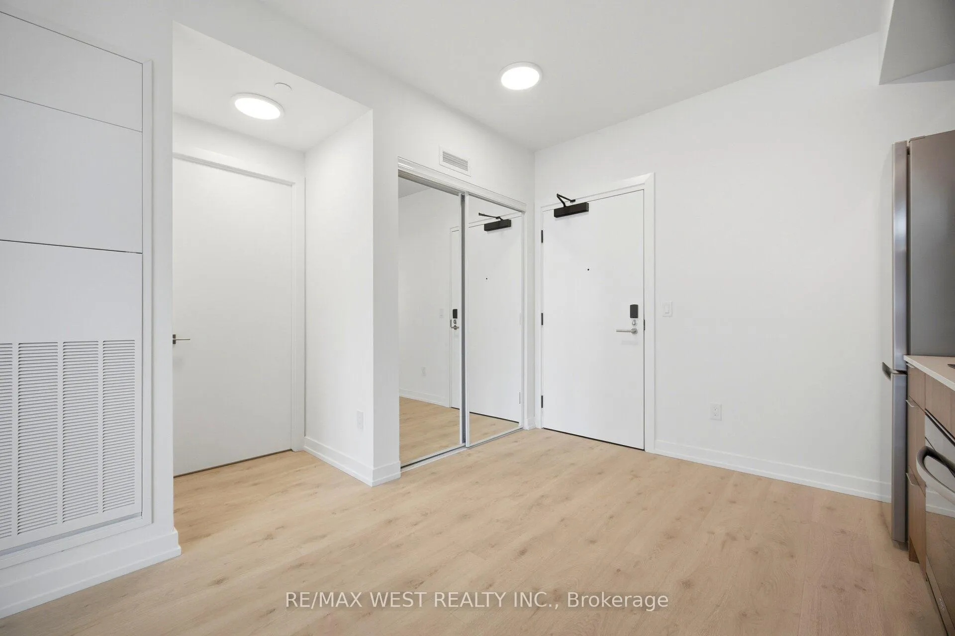 Photo 11 of Unit 521, 2501 Saw Whet Boulevard, Oakville, Glen Abbey — HOMEH