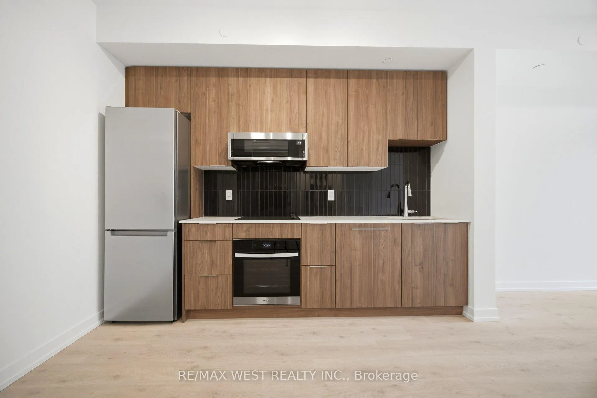 Photo 13 of Unit 521, 2501 Saw Whet Boulevard, Oakville, Glen Abbey — HOMEH