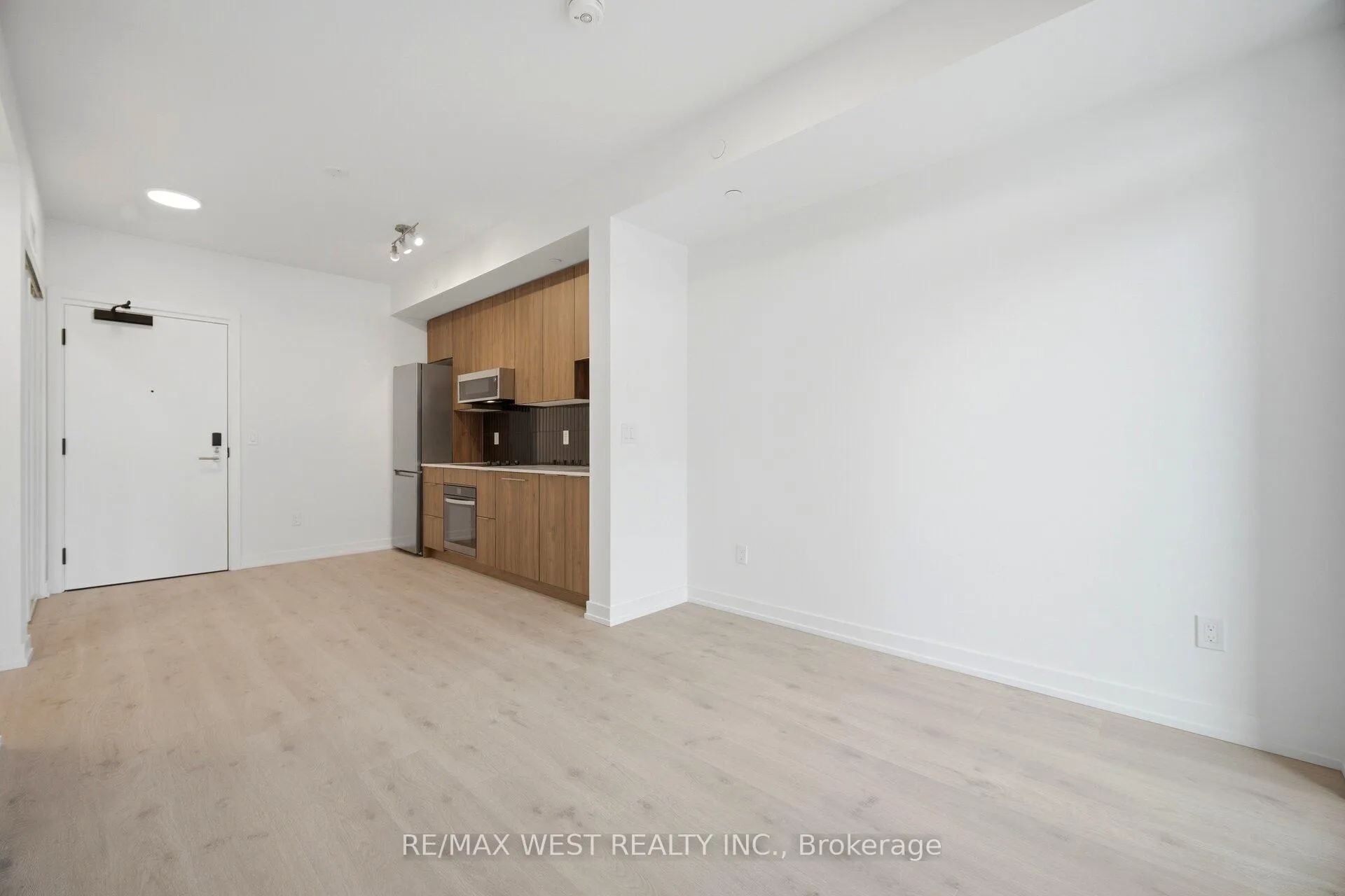 Photo 15 of Unit 521, 2501 Saw Whet Boulevard, Oakville, Glen Abbey — HOMEH