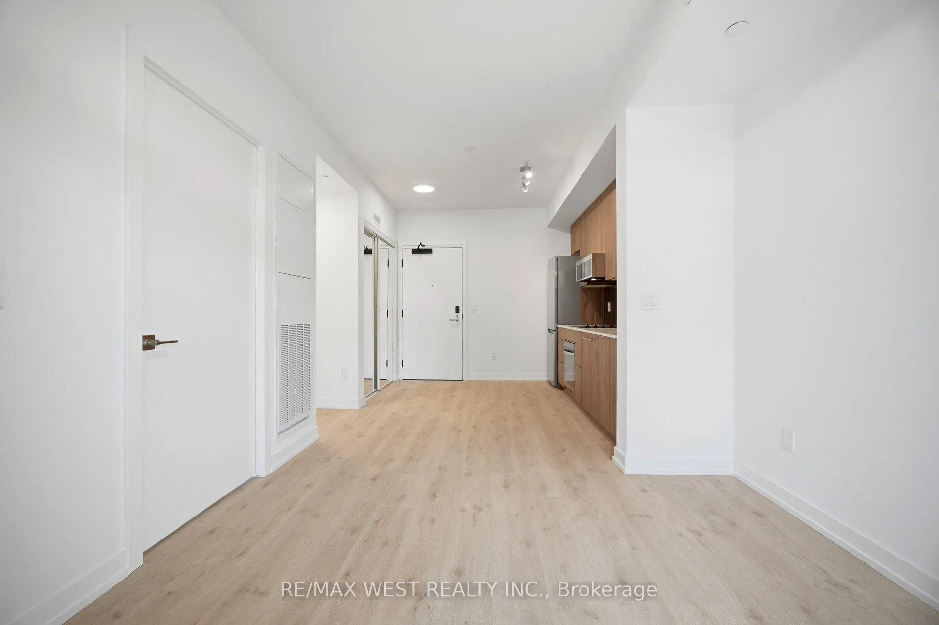 Photo 16 of Unit 521, 2501 Saw Whet Boulevard, Oakville, Glen Abbey — HOMEH