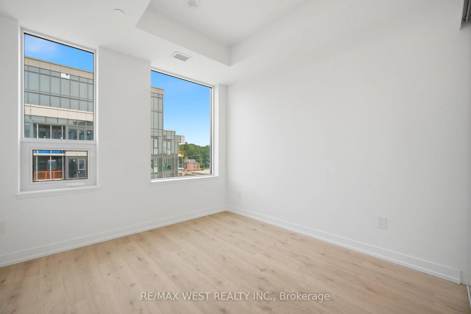 Photo 18 of Unit 521, 2501 Saw Whet Boulevard, Oakville, Glen Abbey — HOMEH