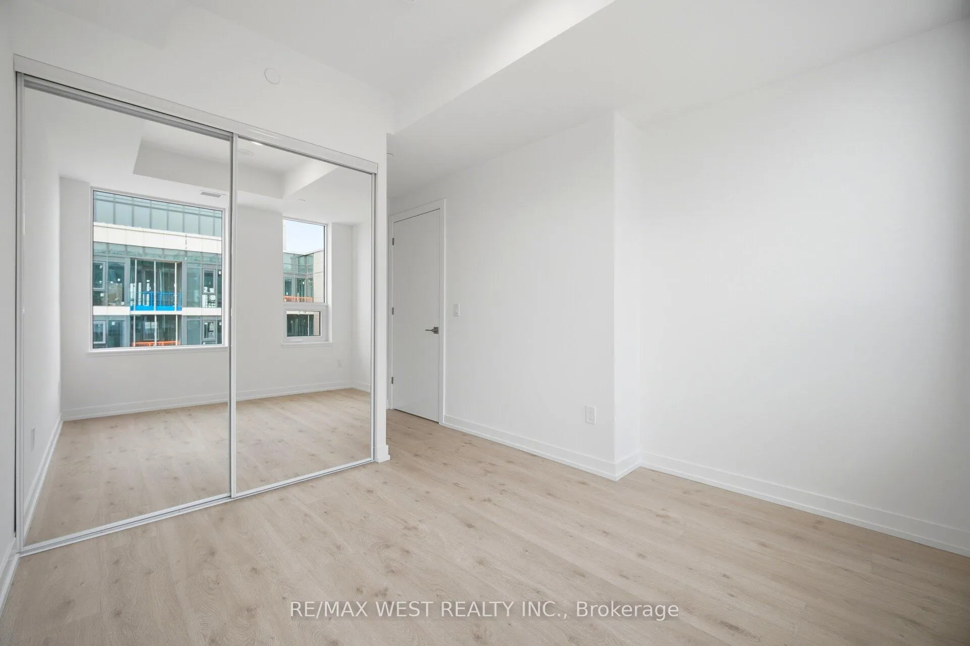 Photo 19 of Unit 521, 2501 Saw Whet Boulevard, Oakville, Glen Abbey — HOMEH