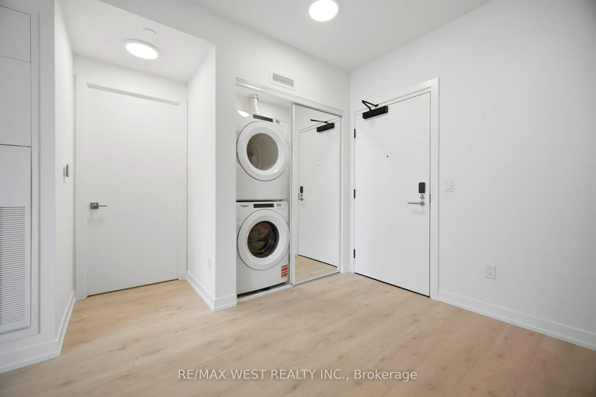 Photo 22 of Unit 521, 2501 Saw Whet Boulevard, Oakville, Glen Abbey — HOMEH