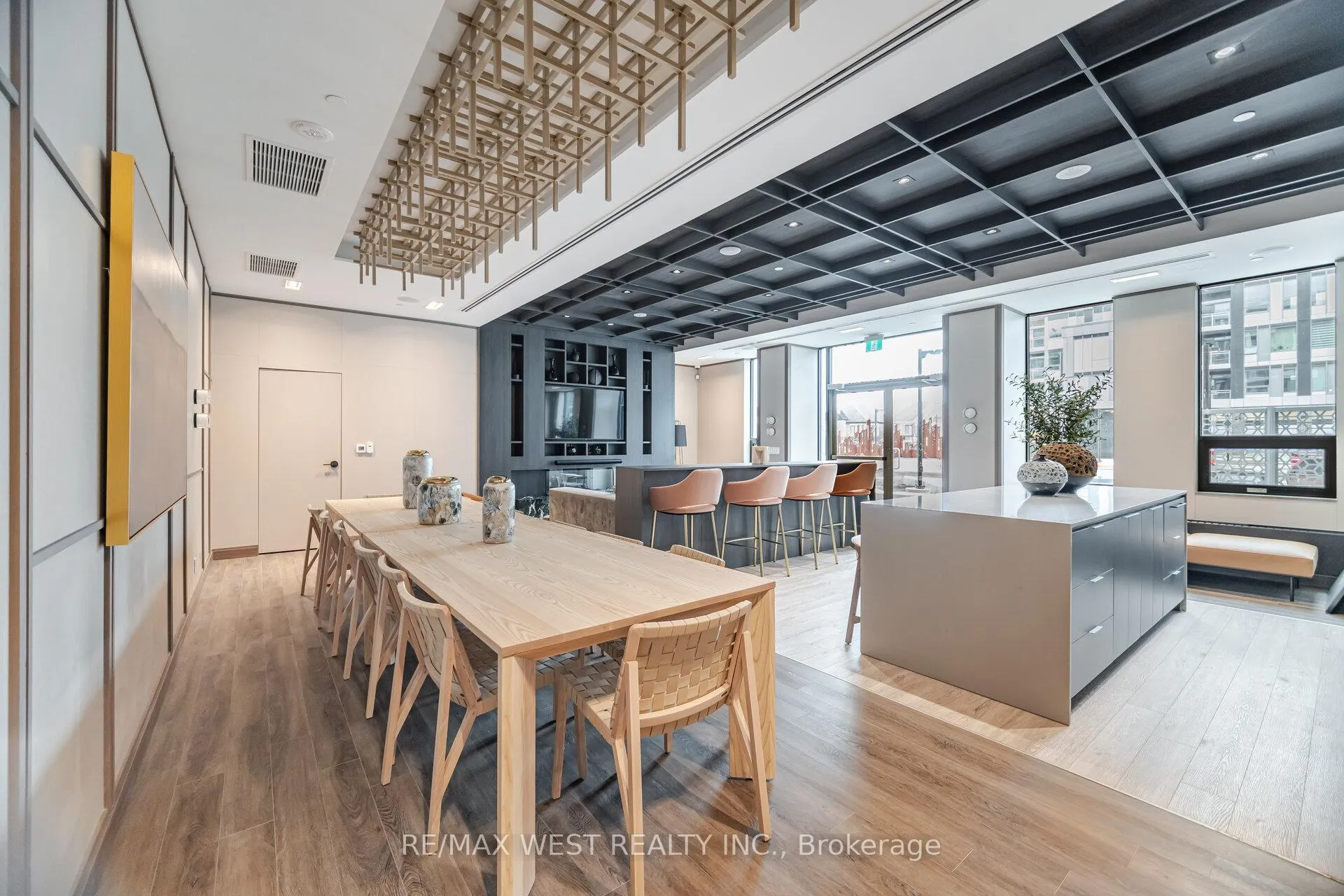 Photo 29 of Unit 521, 2501 Saw Whet Boulevard, Oakville, Glen Abbey — HOMEH