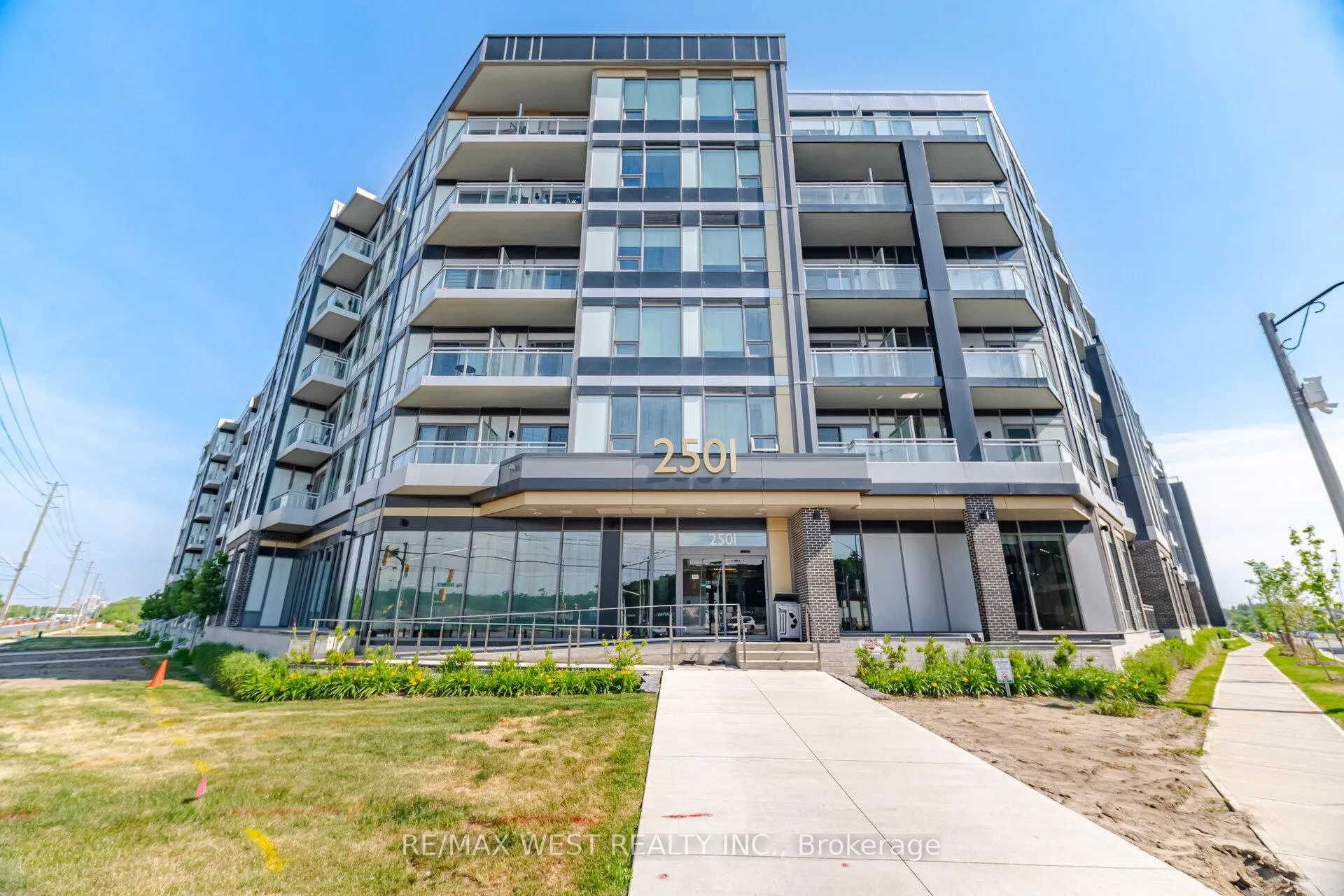 Photo 49 of Unit 521, 2501 Saw Whet Boulevard, Oakville, Glen Abbey — HOMEH