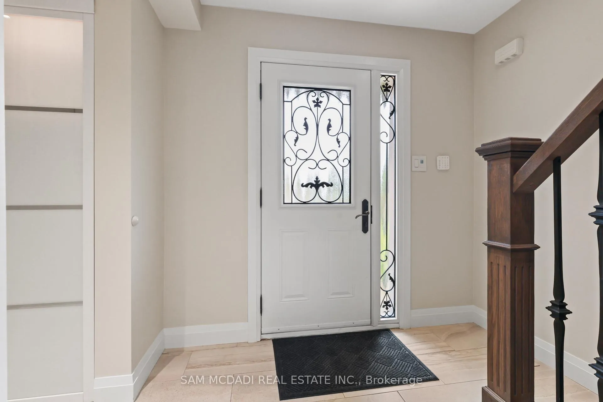 Photo 5 of 1541 Cuthbert Avenue, Mississauga, East Credit — HOMEH
