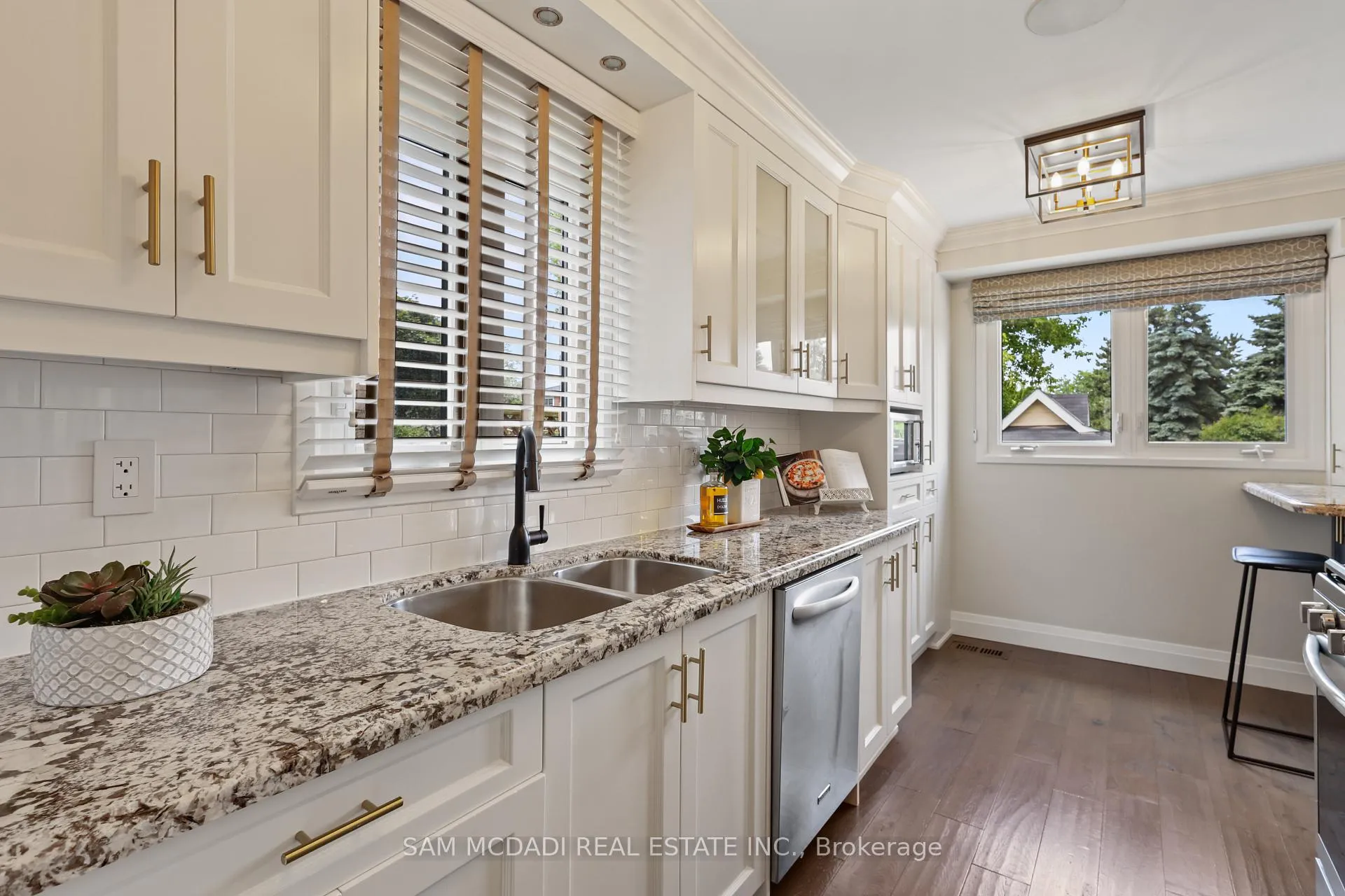 Photo 9 of 1541 Cuthbert Avenue, Mississauga, East Credit — HOMEH