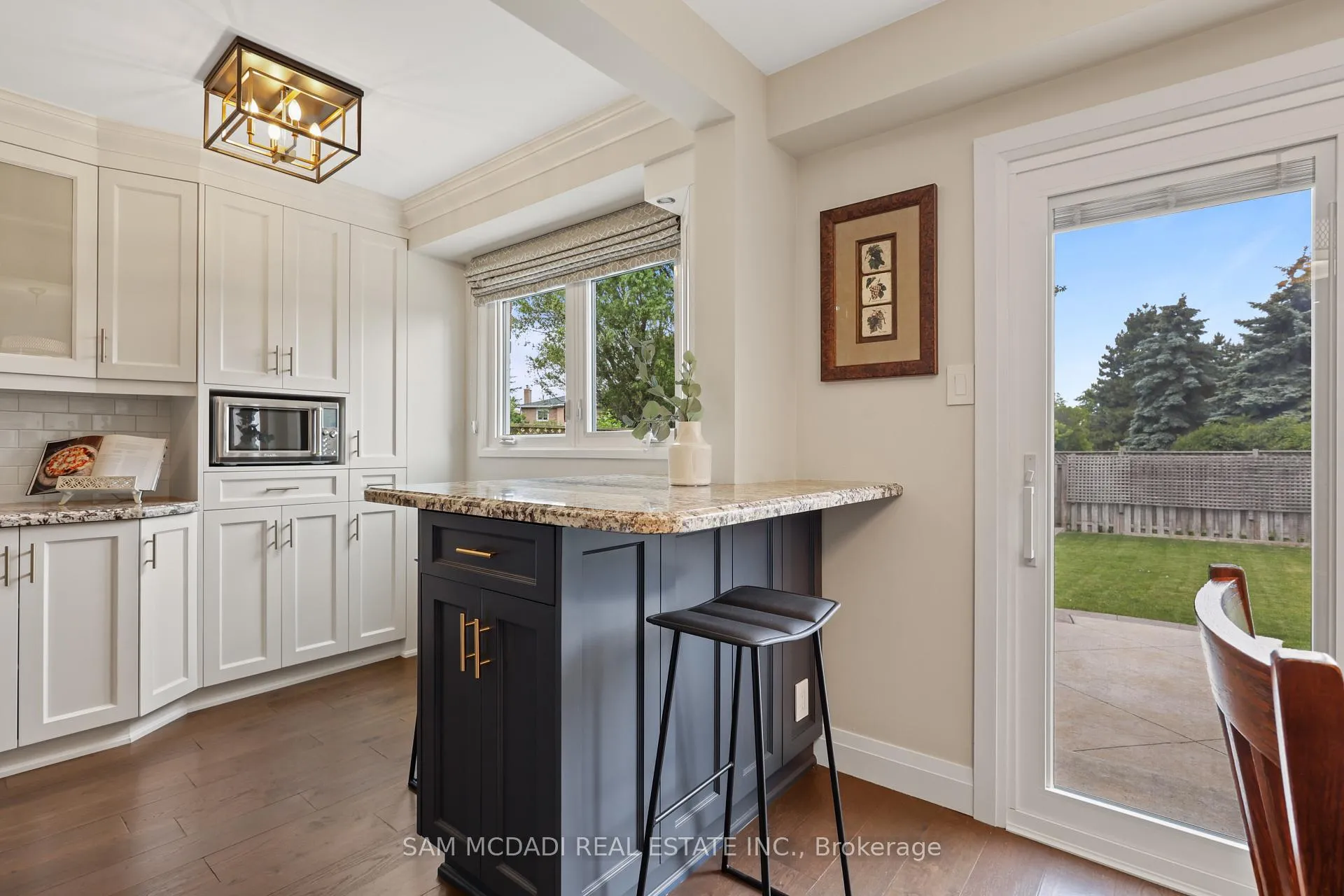 Photo 10 of 1541 Cuthbert Avenue, Mississauga, East Credit — HOMEH