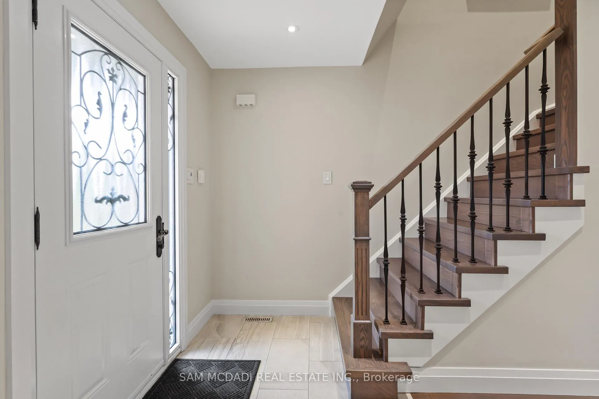Photo 18 of 1541 Cuthbert Avenue, Mississauga, East Credit — HOMEH