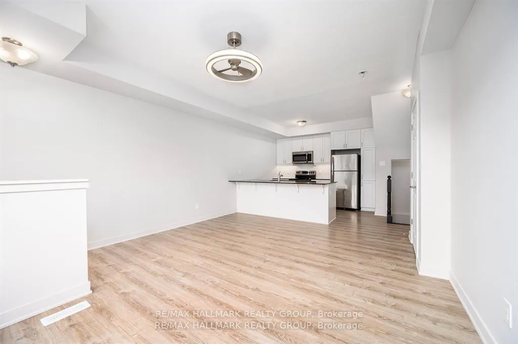 Photo 6 of 545 Ozawa Private, Ottawa, CFB Rockcliffe and Area — HOMEH