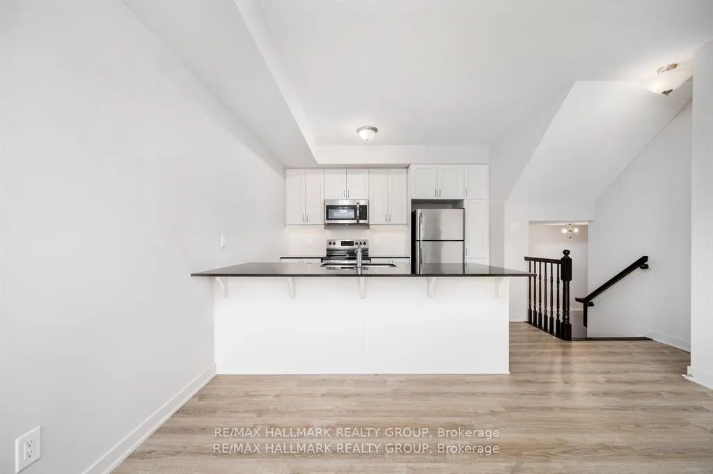 Photo 7 of 545 Ozawa Private, Ottawa, CFB Rockcliffe and Area — HOMEH