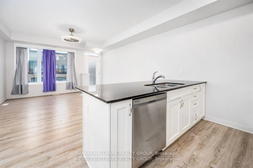 Photo 10 of 545 Ozawa Private, Ottawa, CFB Rockcliffe and Area — HOMEH