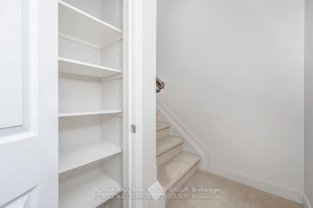 Photo 18 of 545 Ozawa Private, Ottawa, CFB Rockcliffe and Area — HOMEH