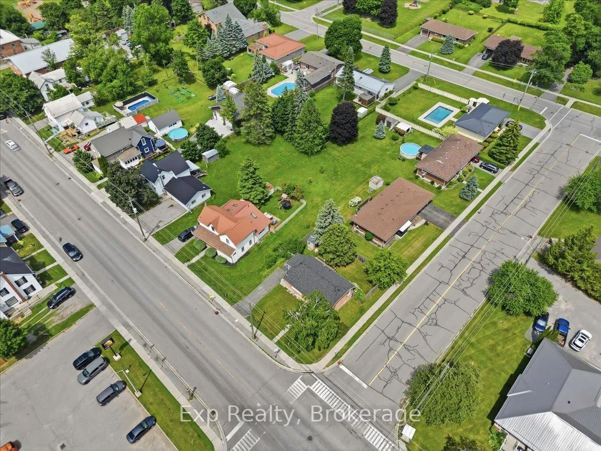 Photo 24 of 85 Centre Street, Trent Hills, Campbellford — HOMEH