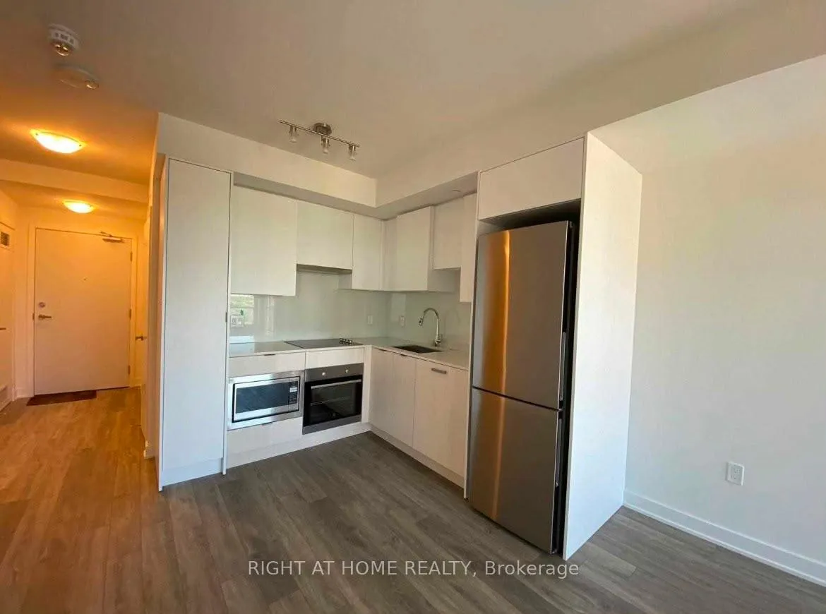 Front of Unit 1511, 99 Broadway Avenue